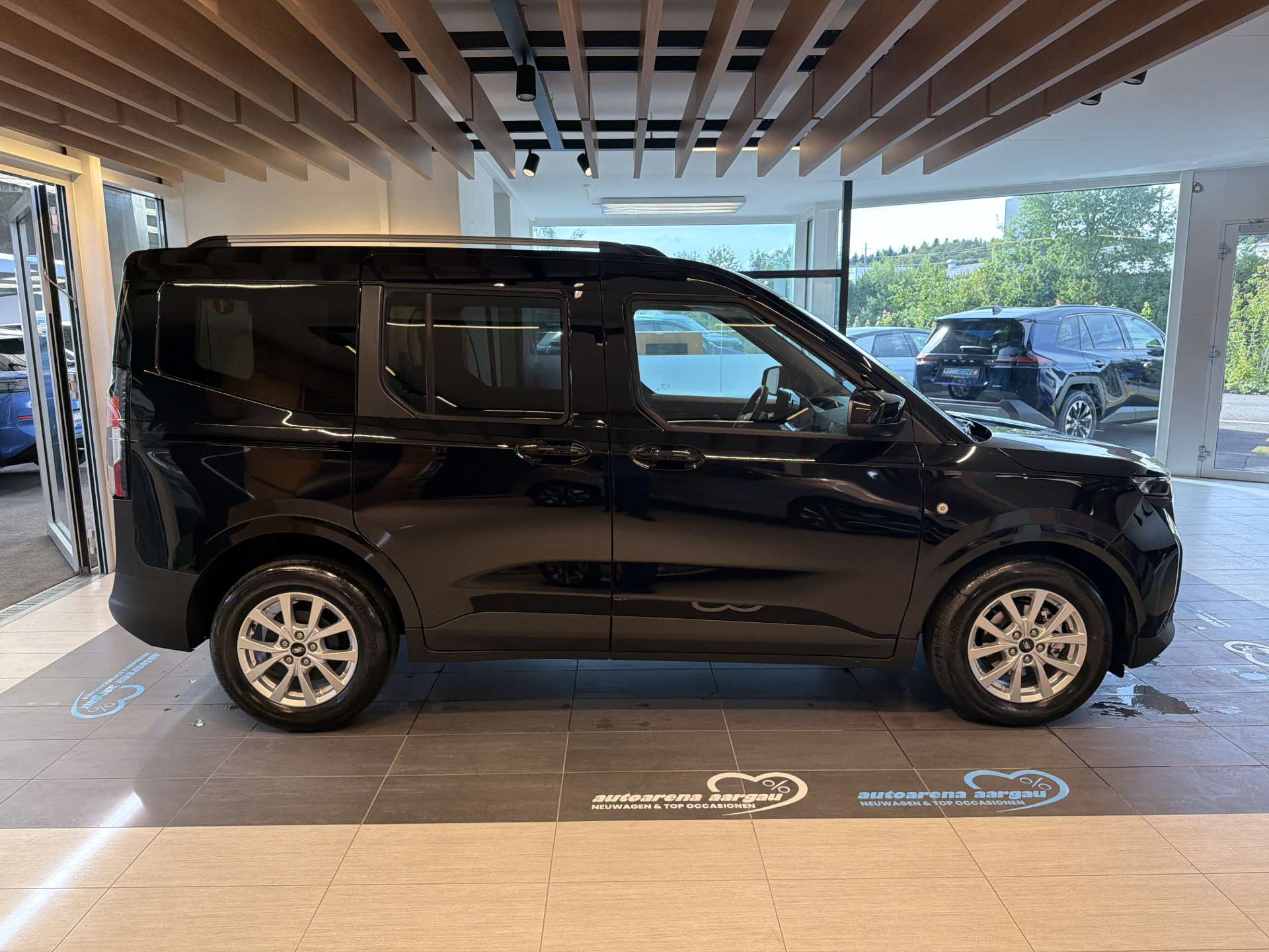 FORD Tourneo Courier 1.0 EcoBoost Titanium Automat-image-11