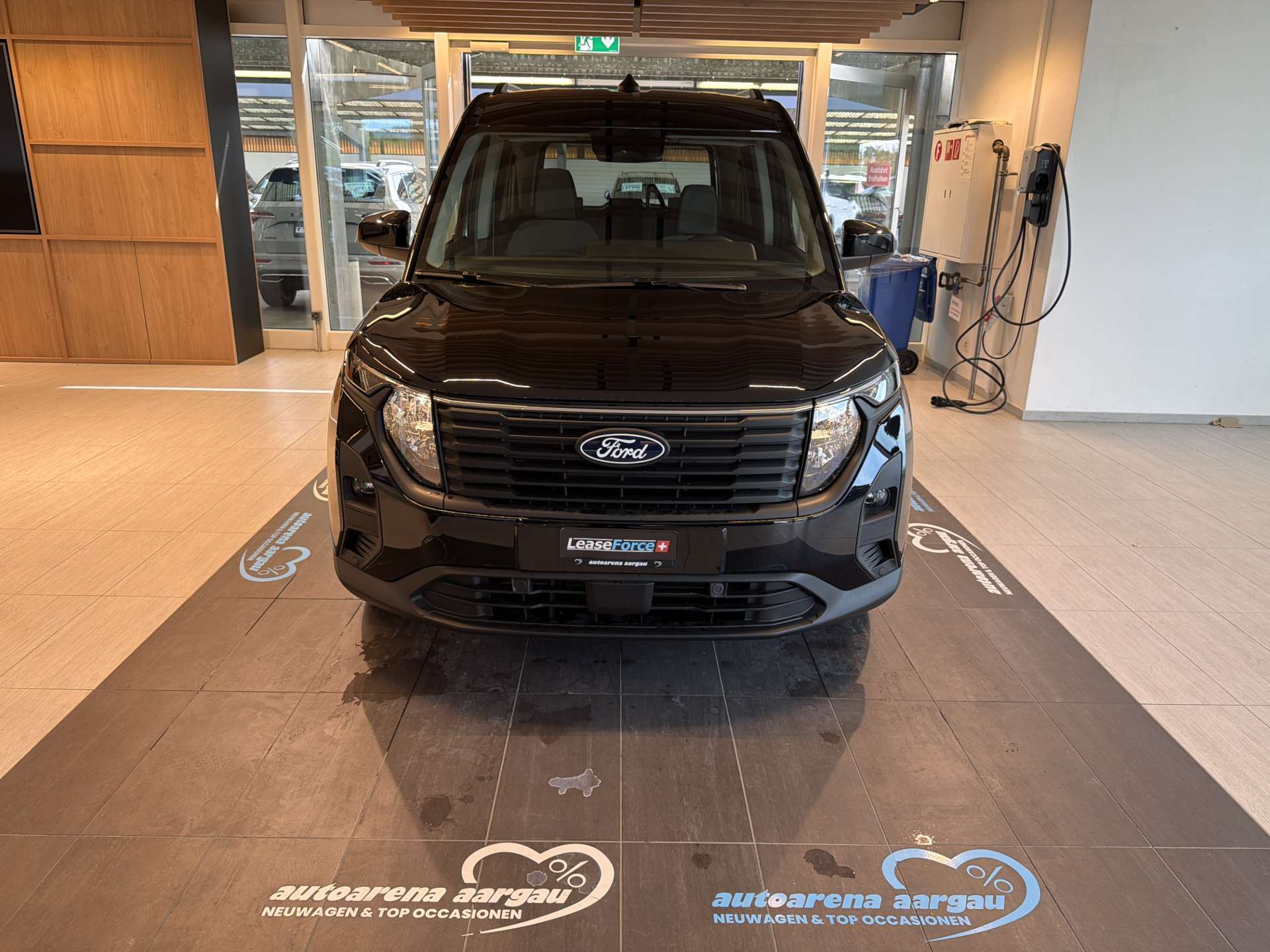 FORD Tourneo Courier 1.0 EcoBoost Titanium Automat-image-10
