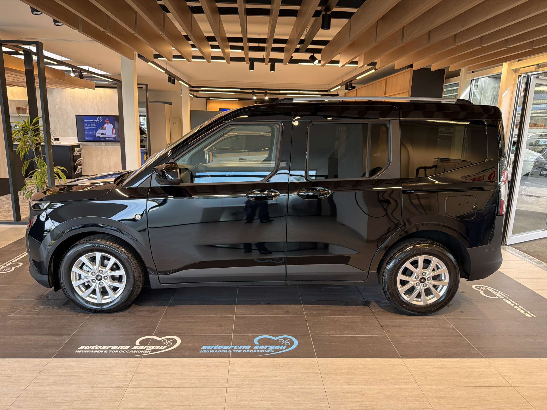 FORD Tourneo Courier 1.0 EcoBoost Titanium Automat-image-13