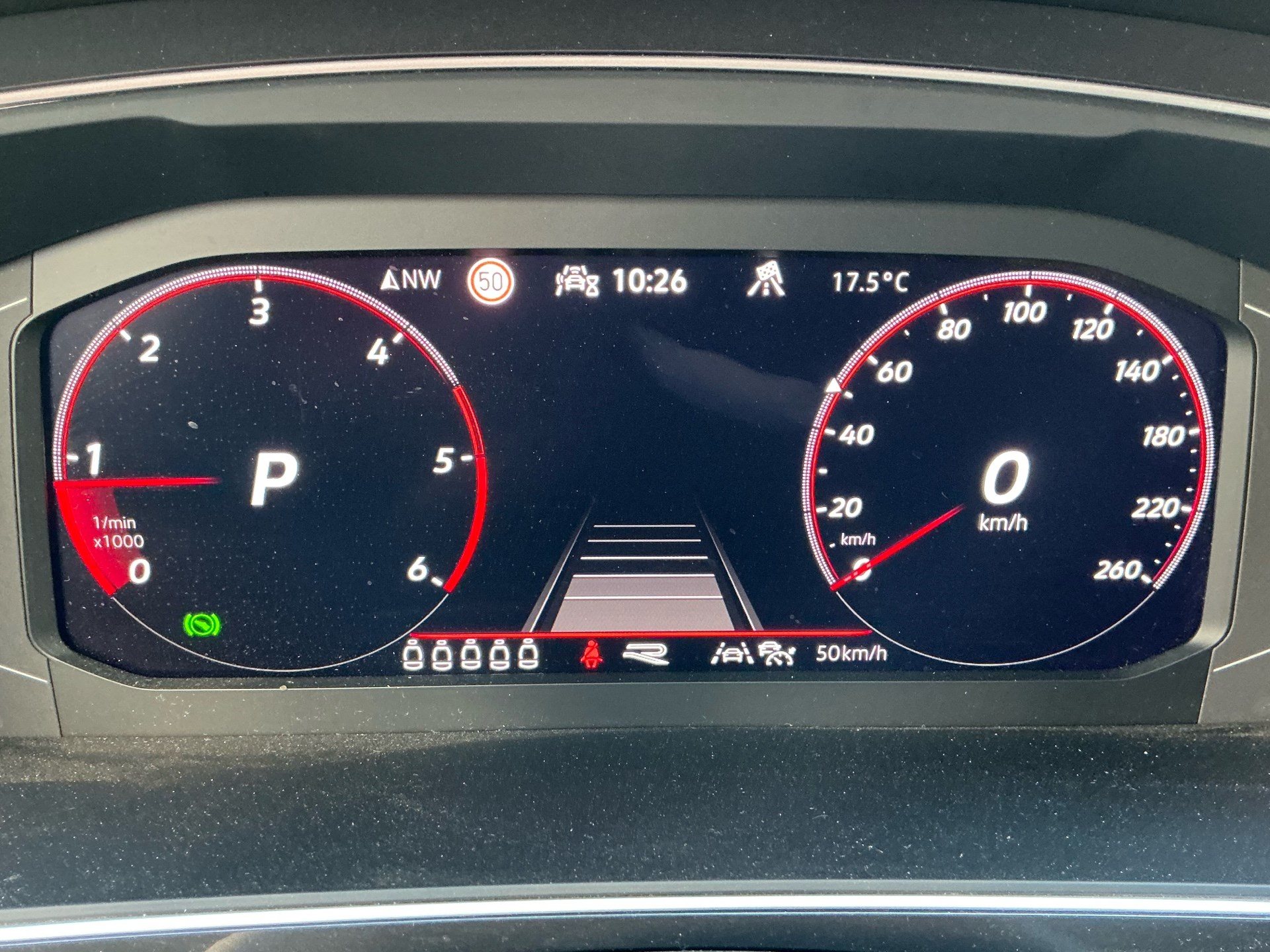 VW Tiguan Allspace R-Line 4Motion *** PANORAMADACH & 7 PLÄTZER ***-image-10