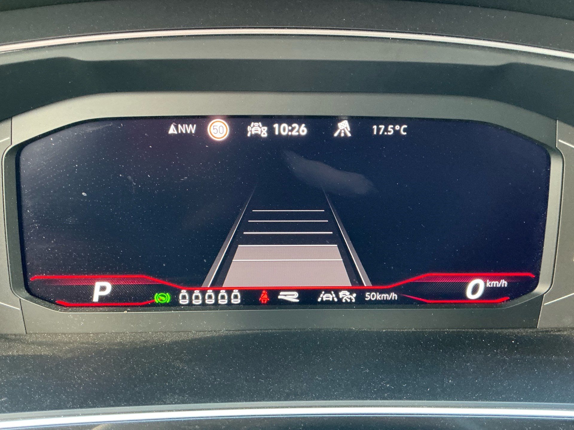VW Tiguan Allspace R-Line 4Motion *** PANORAMADACH & 7 PLÄTZER ***-image-11