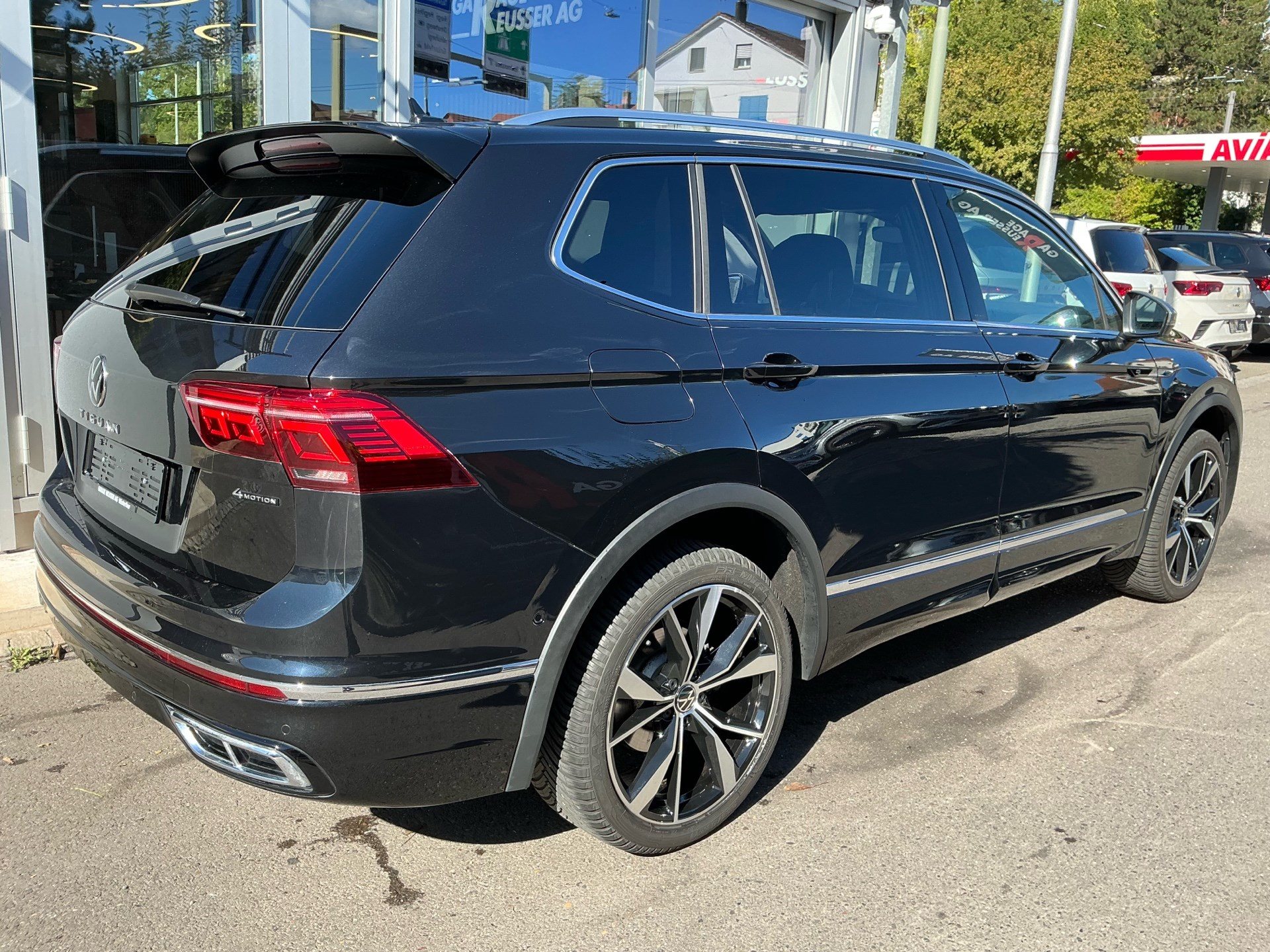 VW Tiguan Allspace R-Line 4Motion *** PANORAMADACH & 7 PLÄTZER ***-showroom-element-3