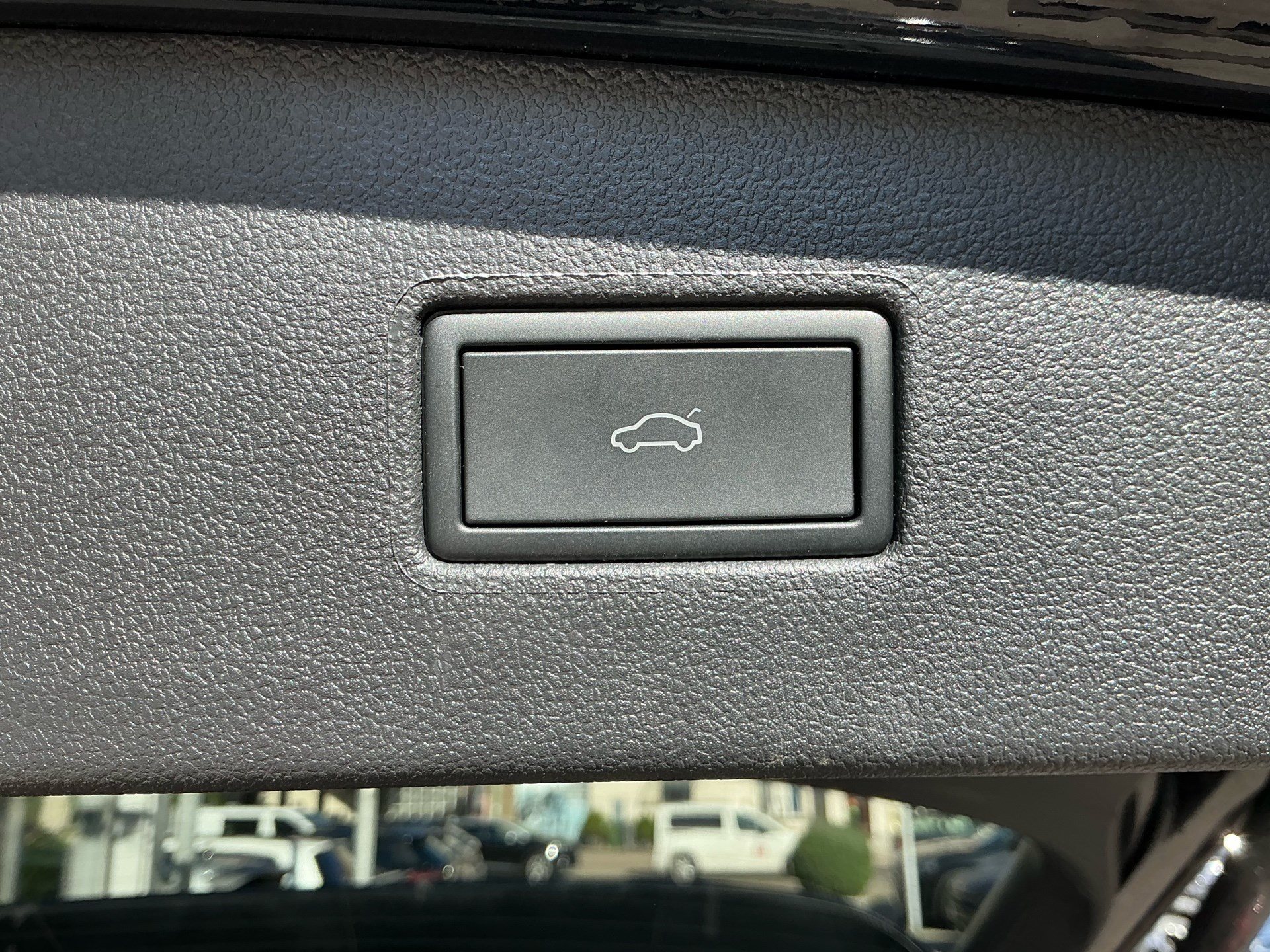 VW Tiguan Allspace R-Line 4Motion *** PANORAMADACH & 7 PLÄTZER ***-image-26