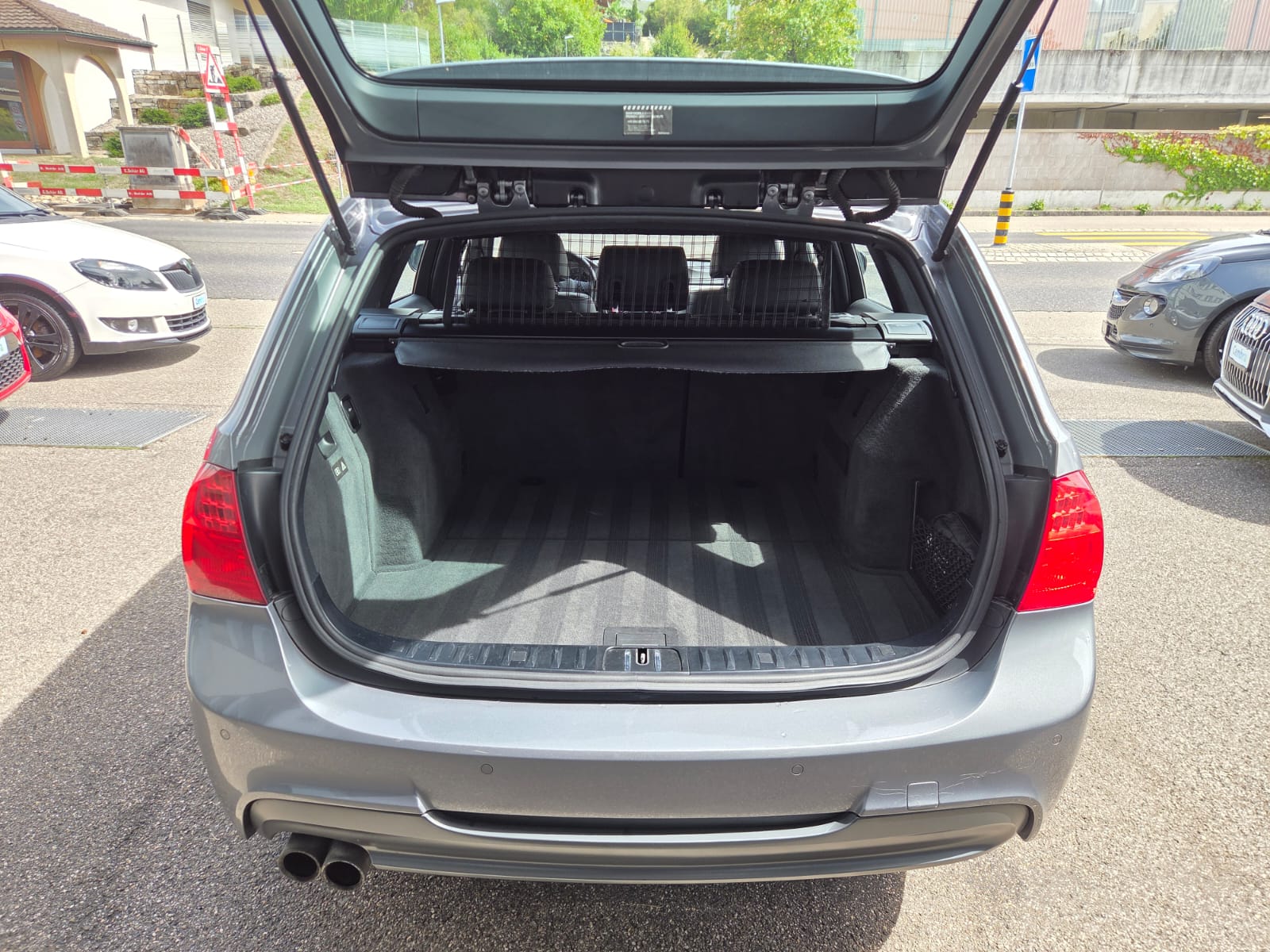 BMW 325i Touring M-Sportpaket-image-15