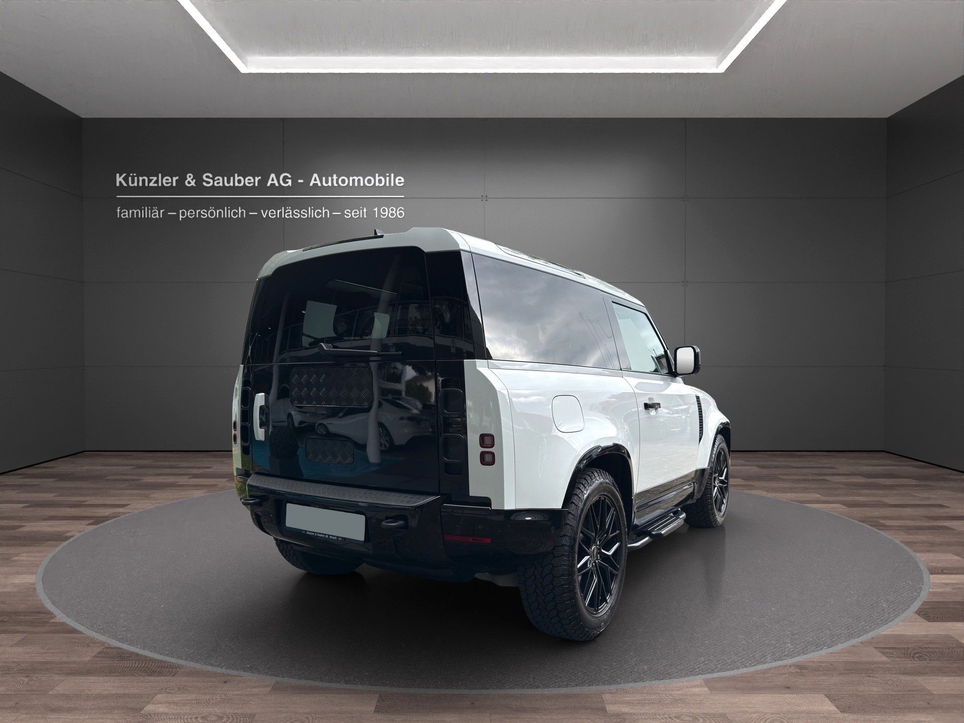 LAND ROVER Defender 90 3.0D I6 250 SE AT8-image-21