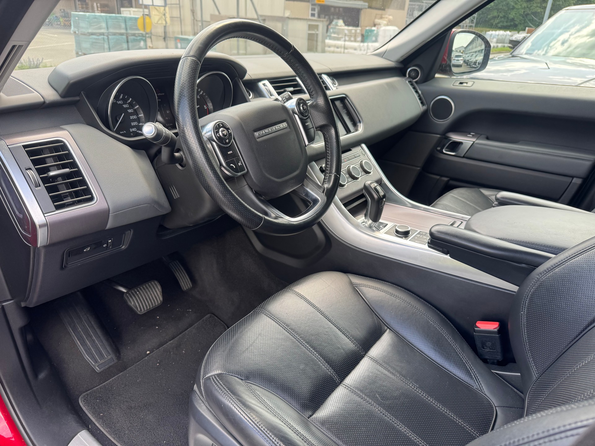 LAND ROVER Range Rover Sport 3.0 SDV6 HSE 7 Places-image-12