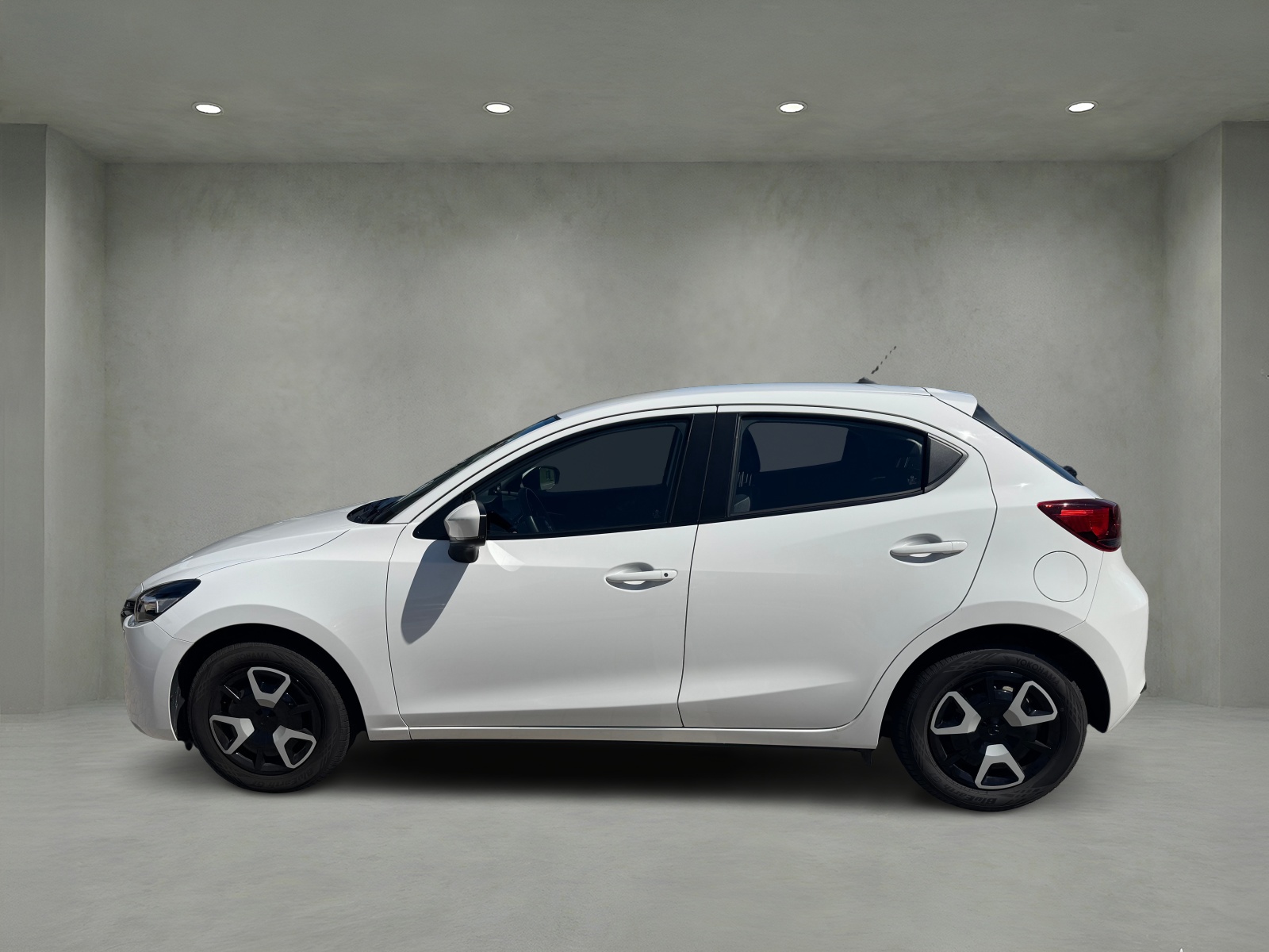 MAZDA 2 SKYACTIV-G 90 Mild Hybrid Center-Line-showroom-element-2