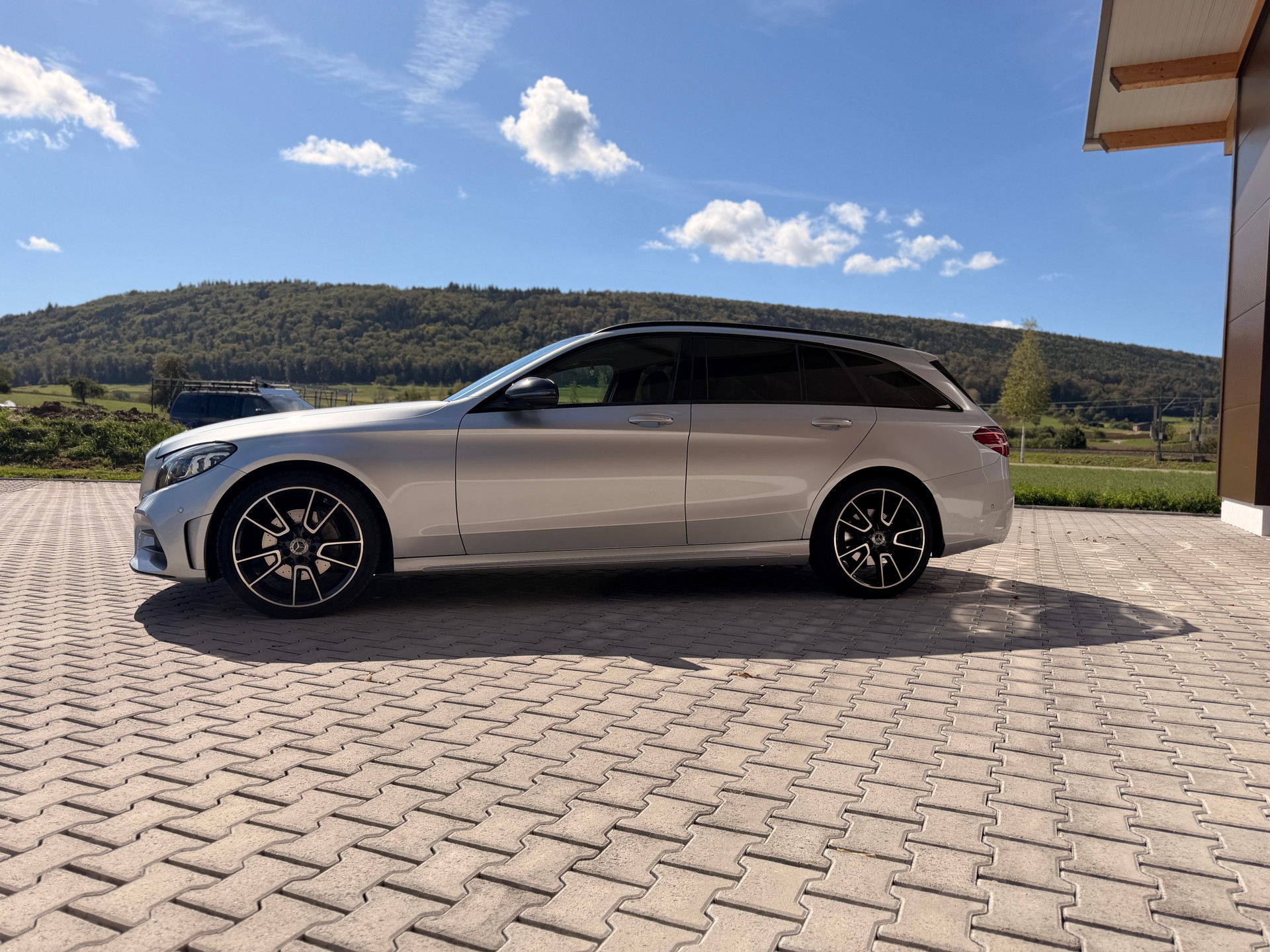 MERCEDES-BENZ C 220 d AMG Line 4Matic 9G-Tronic-image-5