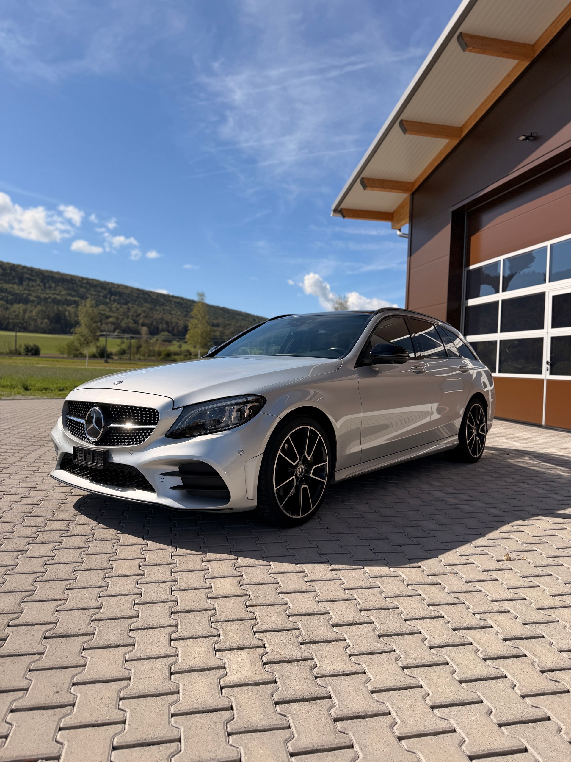 MERCEDES-BENZ C 220 d AMG Line 4Matic 9G-Tronic-image-2