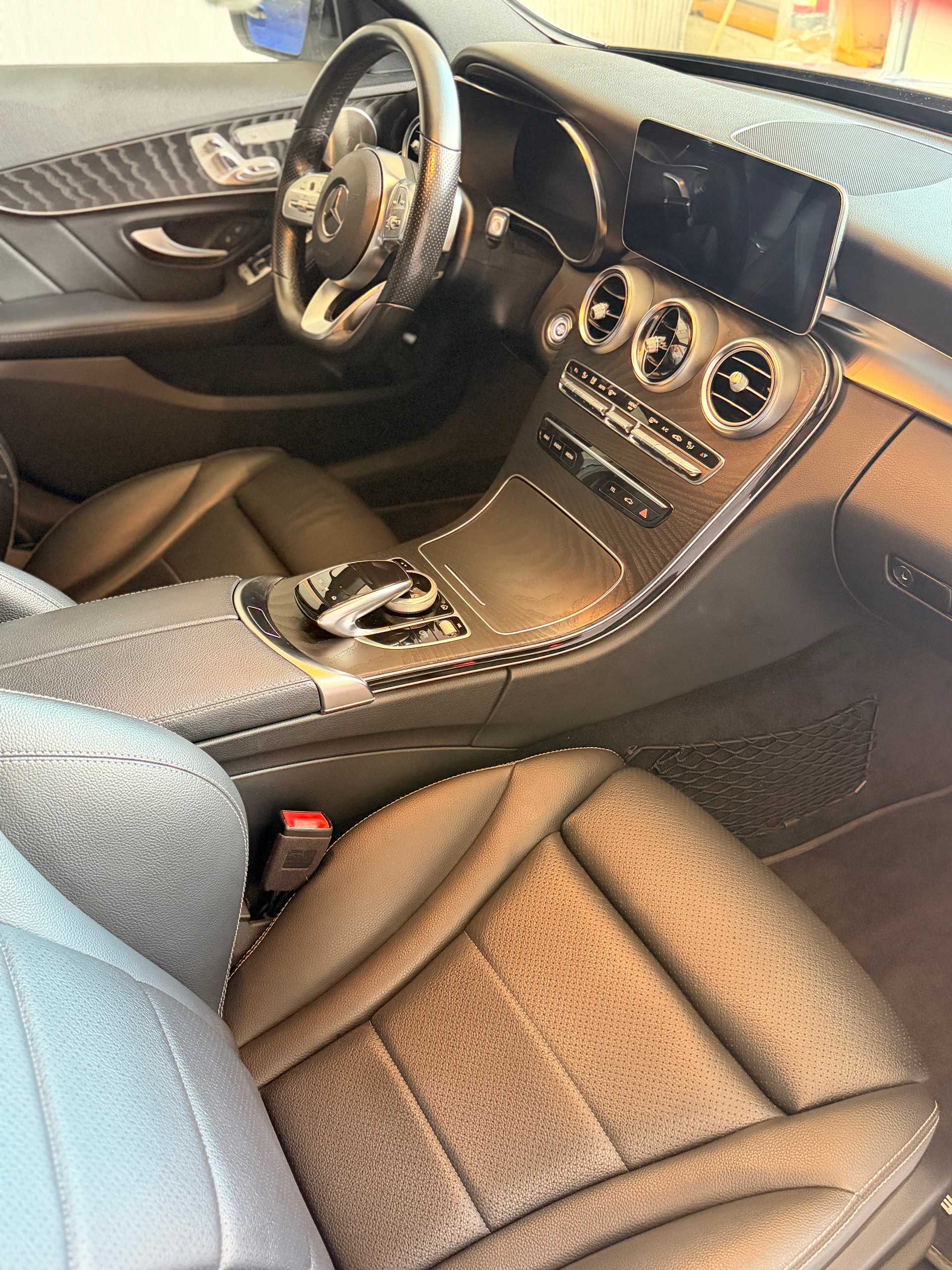 MERCEDES-BENZ C 220 d AMG Line 4Matic 9G-Tronic-image-6