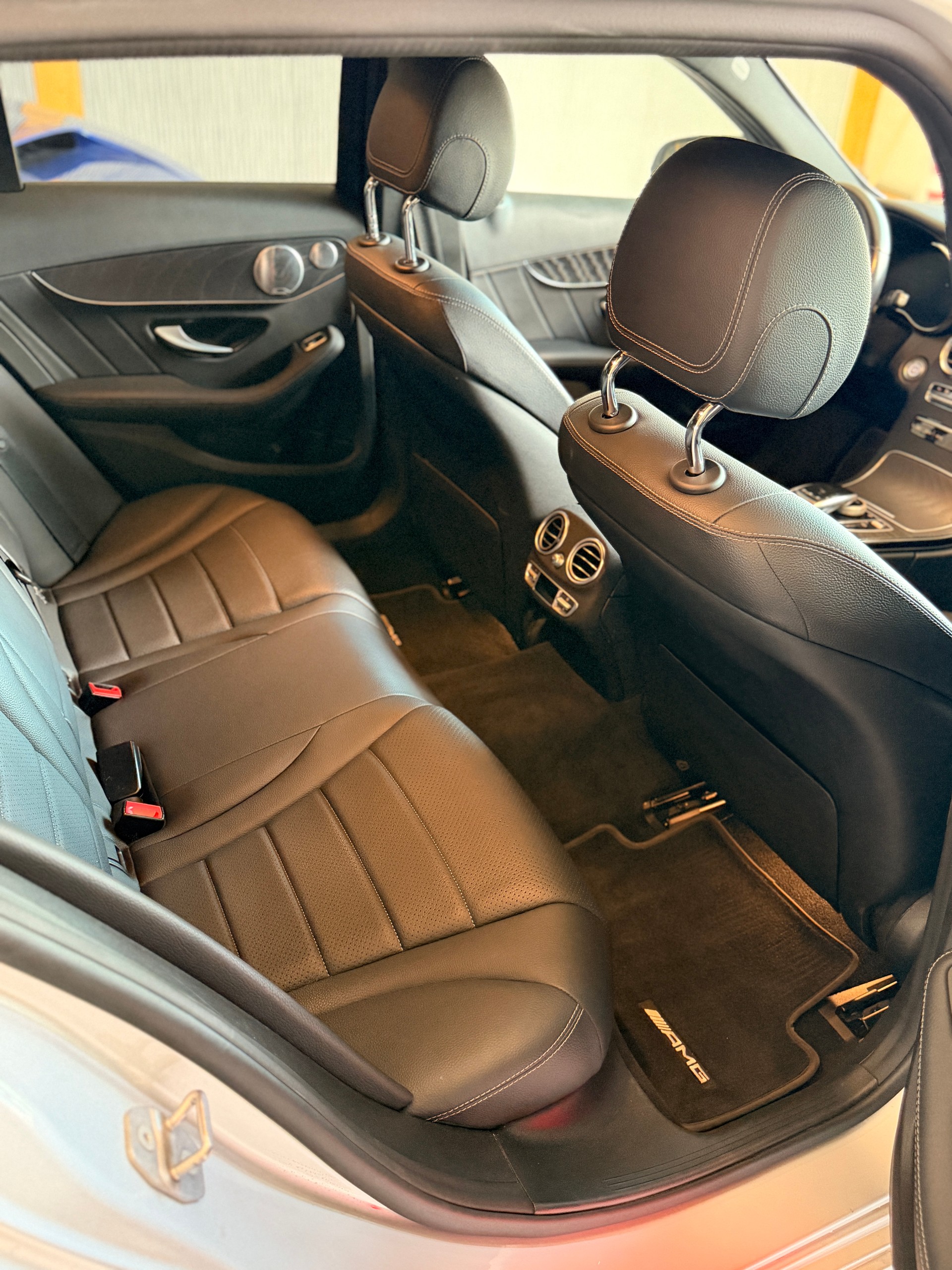 MERCEDES-BENZ C 220 d AMG Line 4Matic 9G-Tronic-image-8