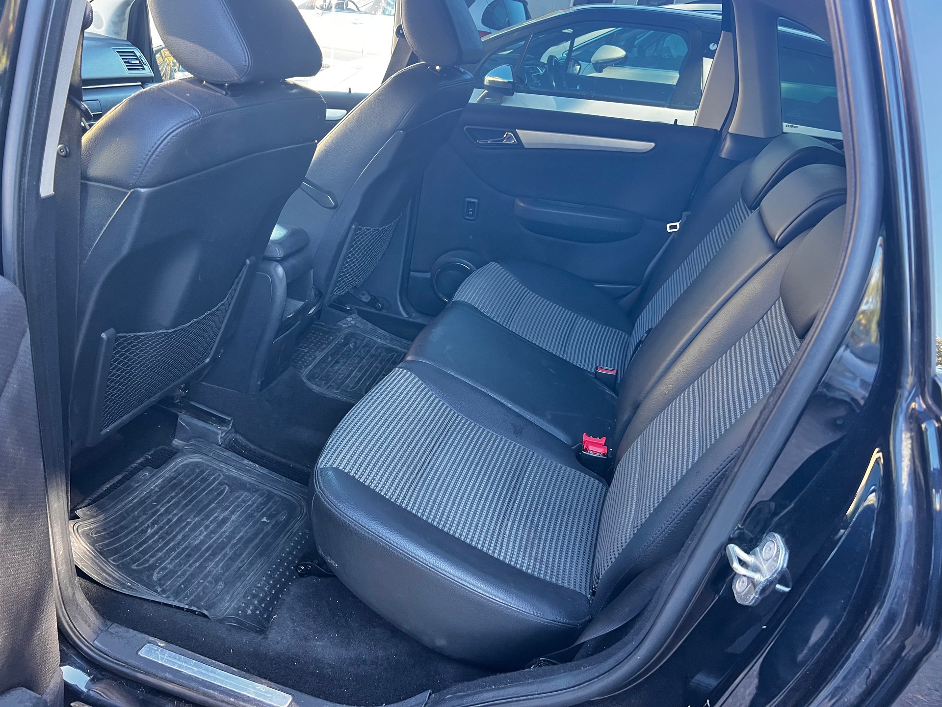 MERCEDES-BENZ B 180 CDI-image-6