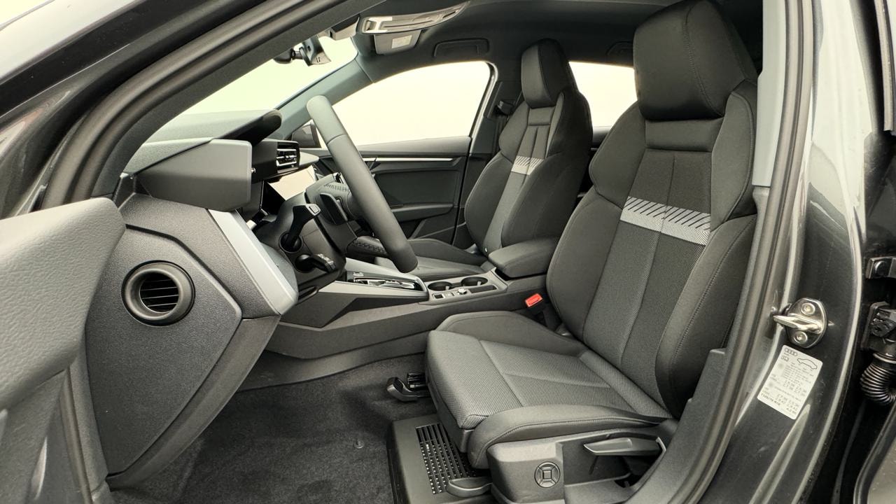 AUDI A3 Sportback 35 TFSI S line S-tronic-image-4