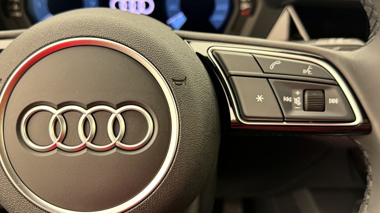 AUDI A3 Sportback 35 TFSI S line S-tronic-image-9