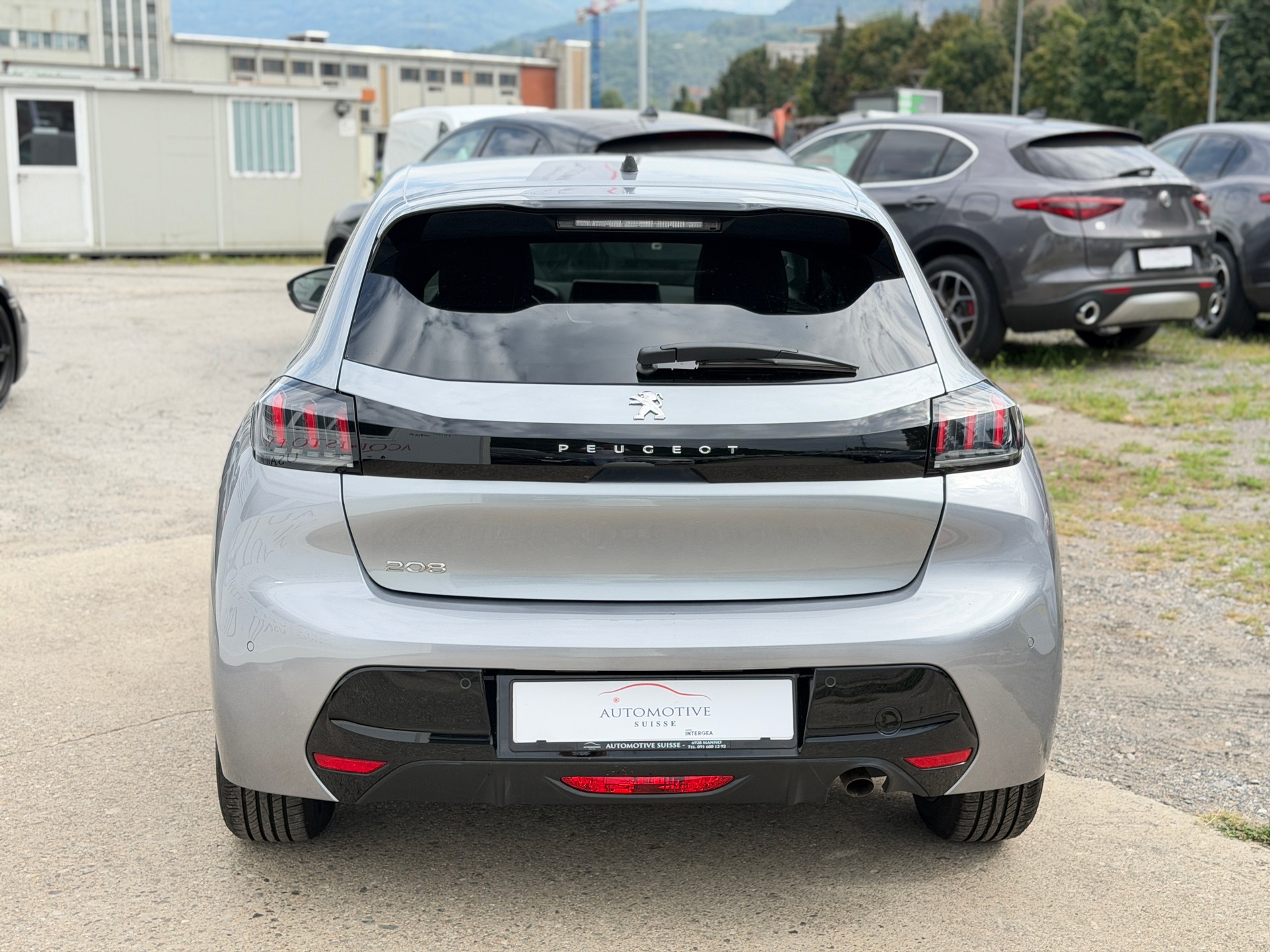 PEUGEOT 208 1.2 PureTech Allure EAT8-image-6