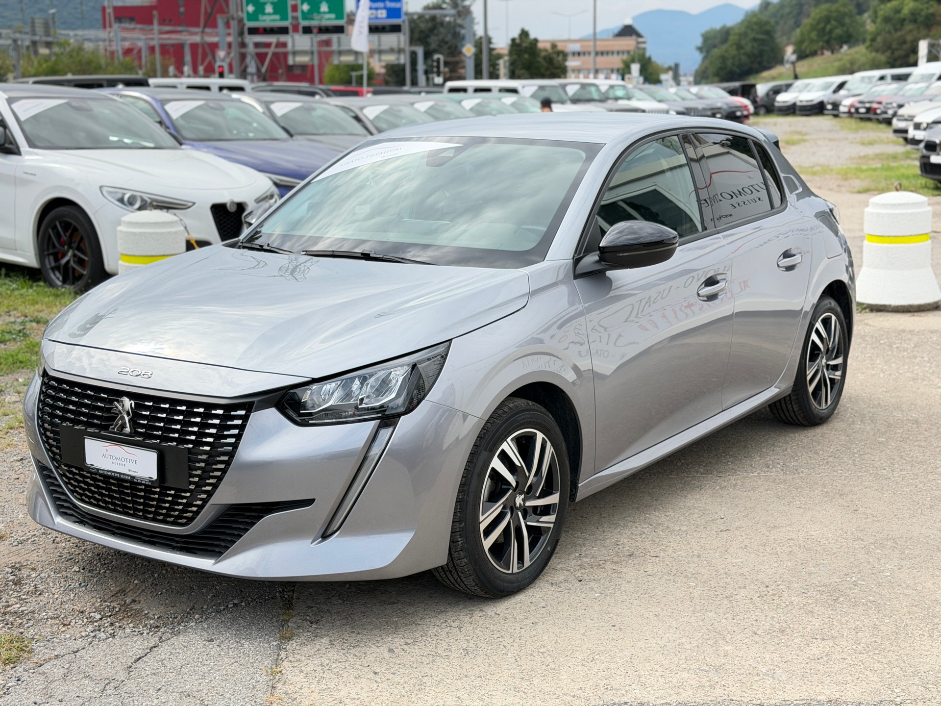 PEUGEOT 208 1.2 PureTech Allure EAT8-image-1
