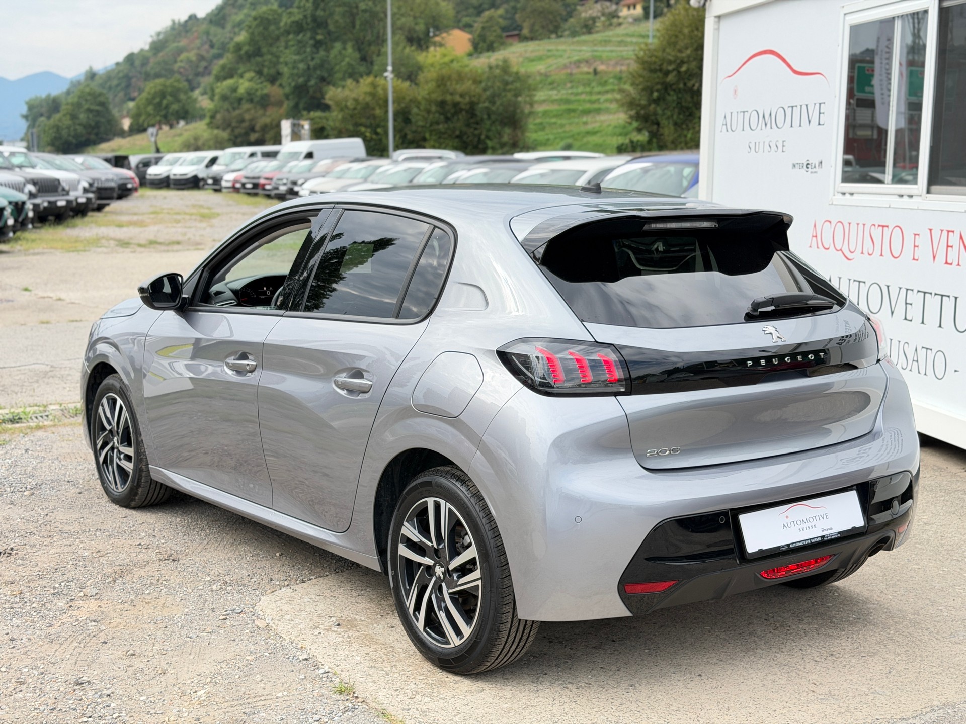 PEUGEOT 208 1.2 PureTech Allure EAT8-image-4