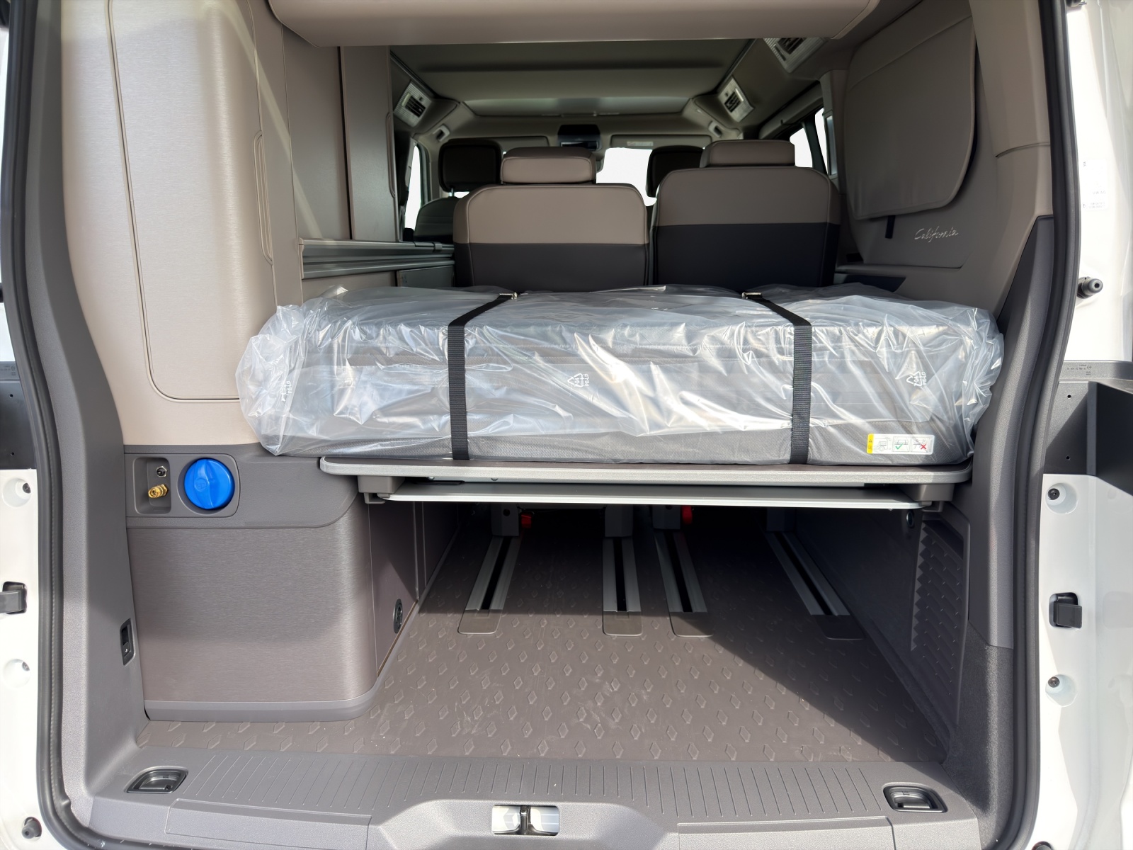 VW California eHybrid Ocean Liberty 4Motion-image-12