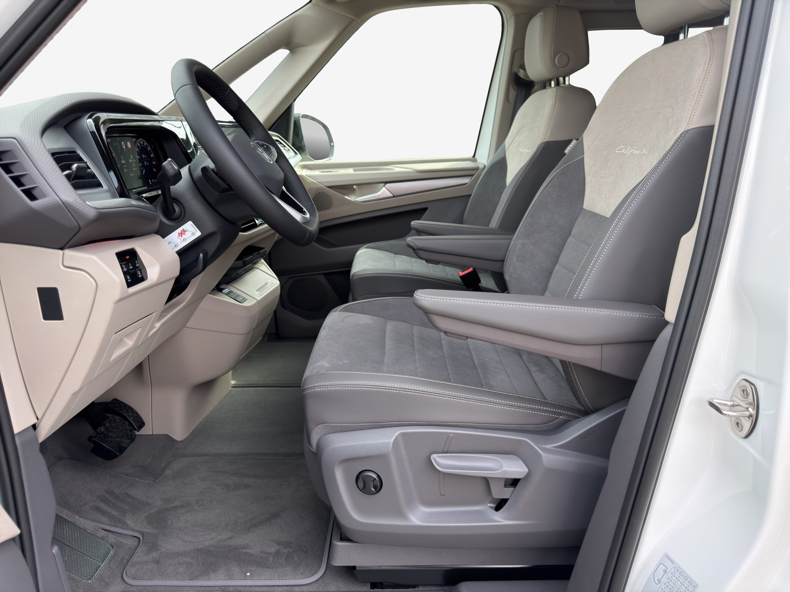 VW California eHybrid Ocean Liberty 4Motion-image-7