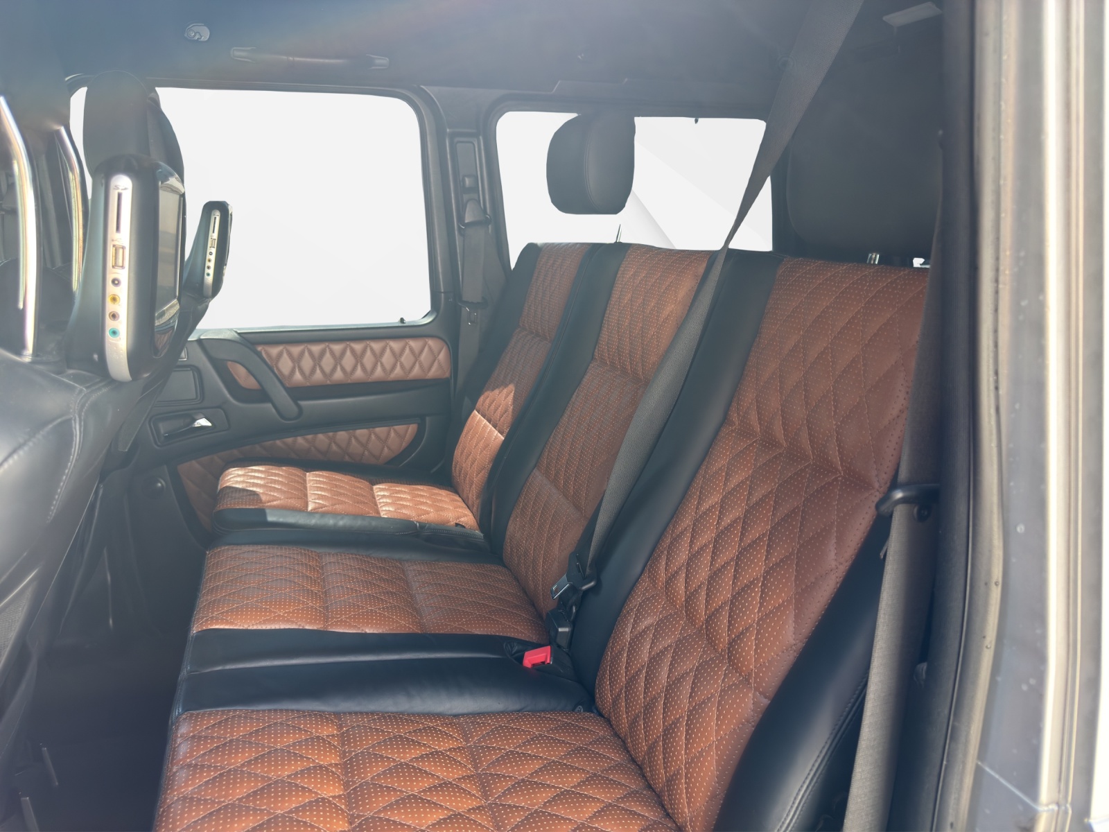 MERCEDES-BENZ G 63 AMG Automatic-image-10