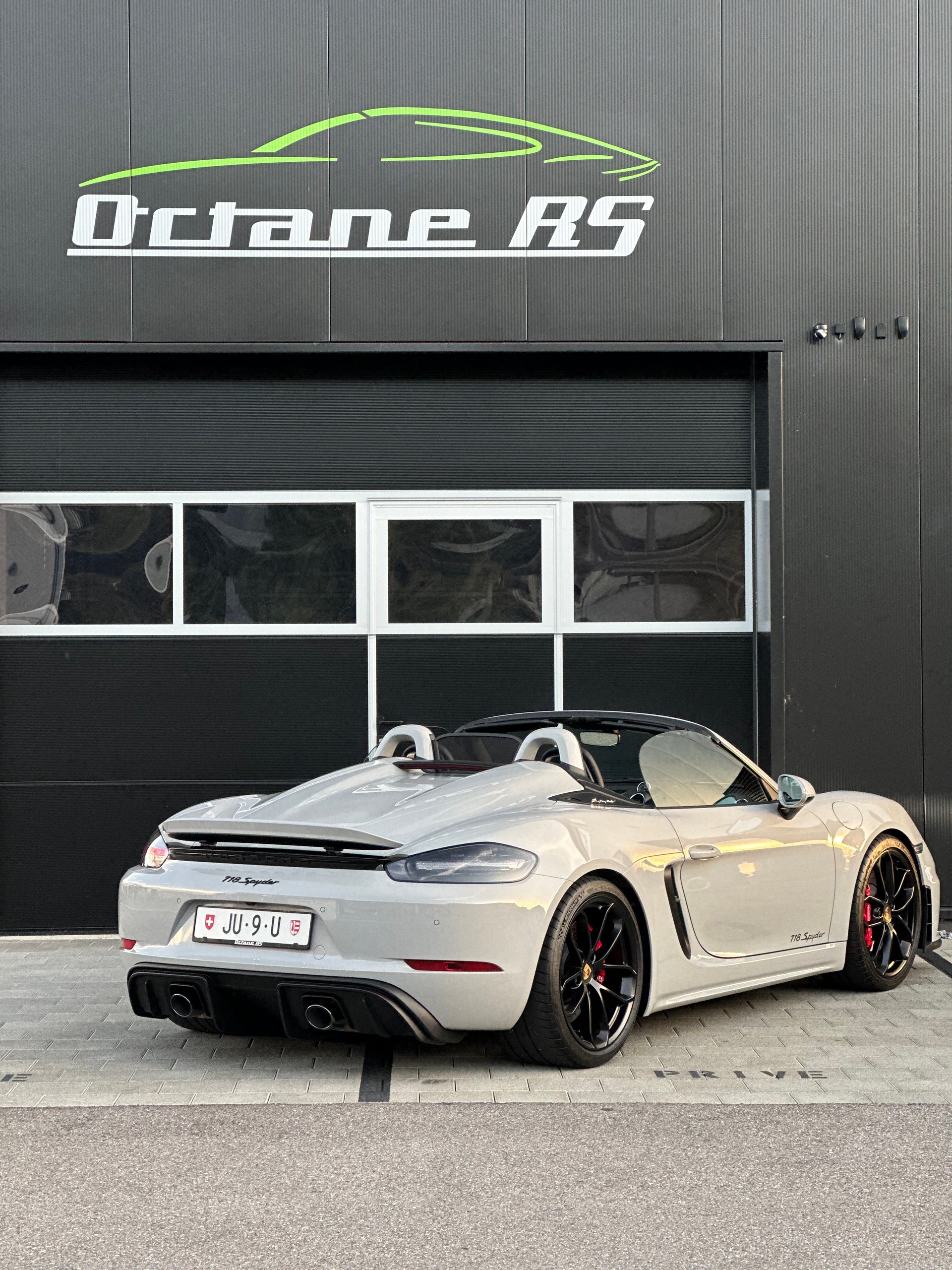 PORSCHE 718 Boxster Spyder PDK Craie/Kreide-image-1