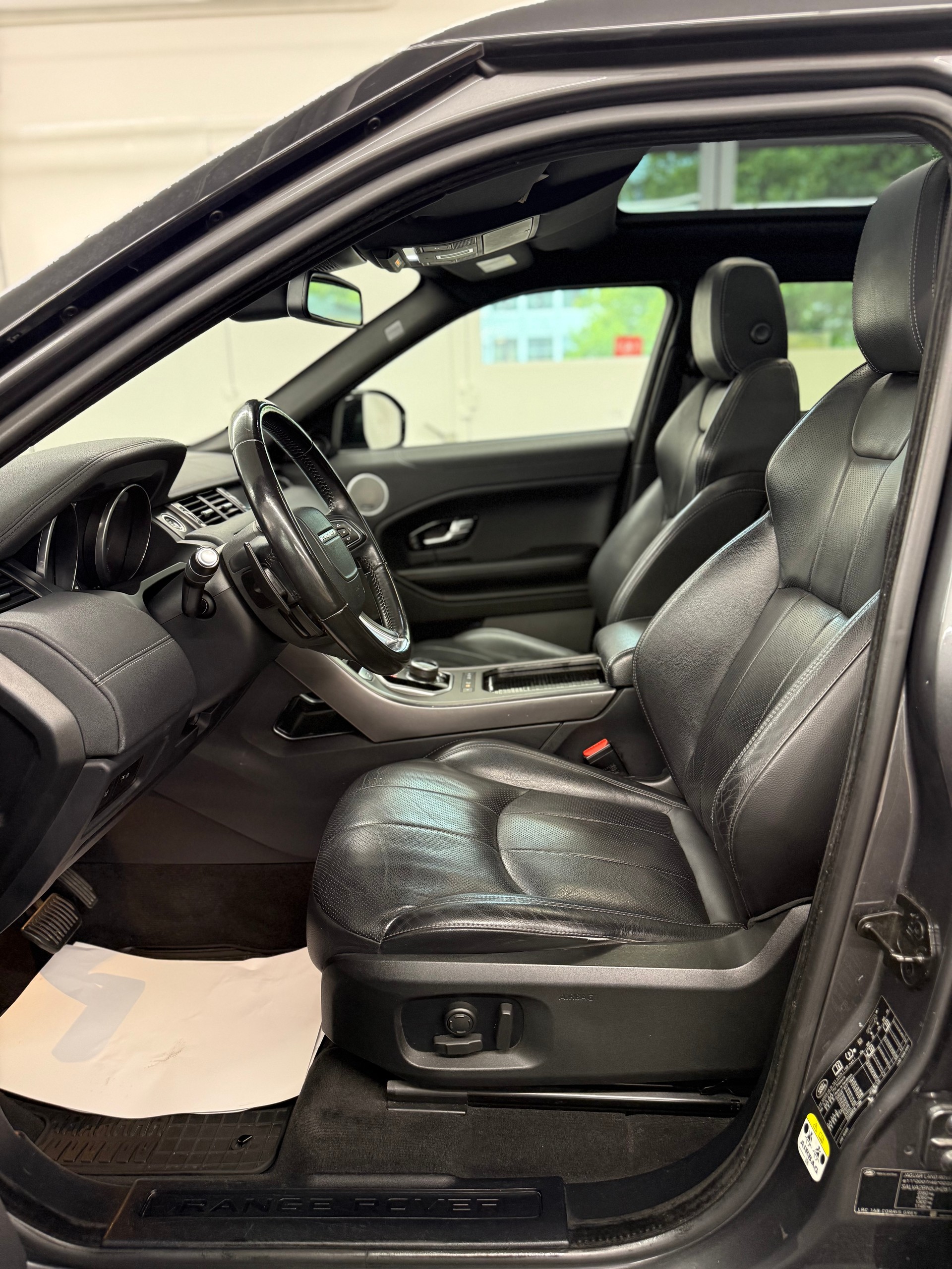 LAND ROVER Range Rover Evoque 2.0 TD4 SE Dynamic AT9-image-14