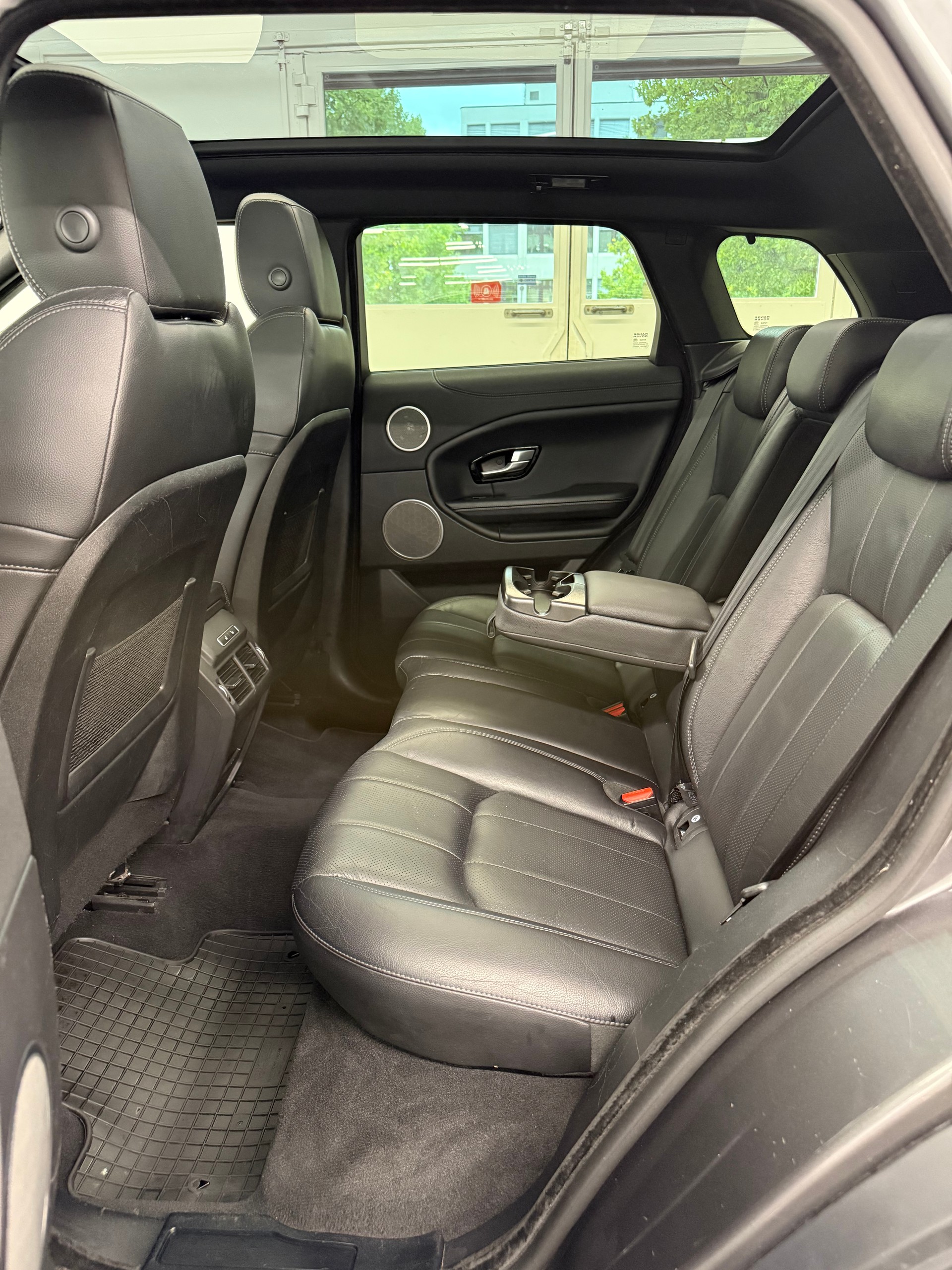 LAND ROVER Range Rover Evoque 2.0 TD4 SE Dynamic AT9-image-16