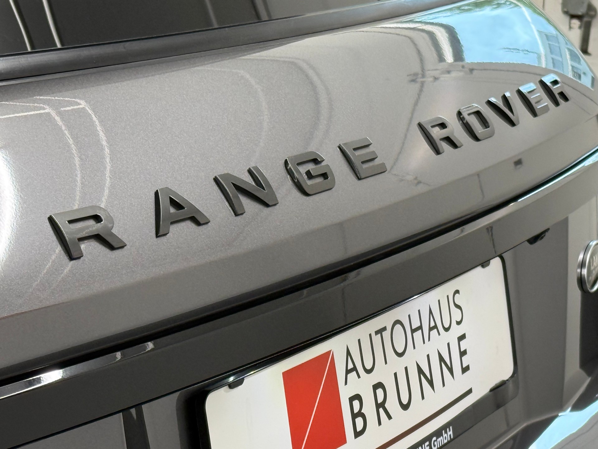 LAND ROVER Range Rover Evoque 2.0 TD4 SE Dynamic AT9-image-12