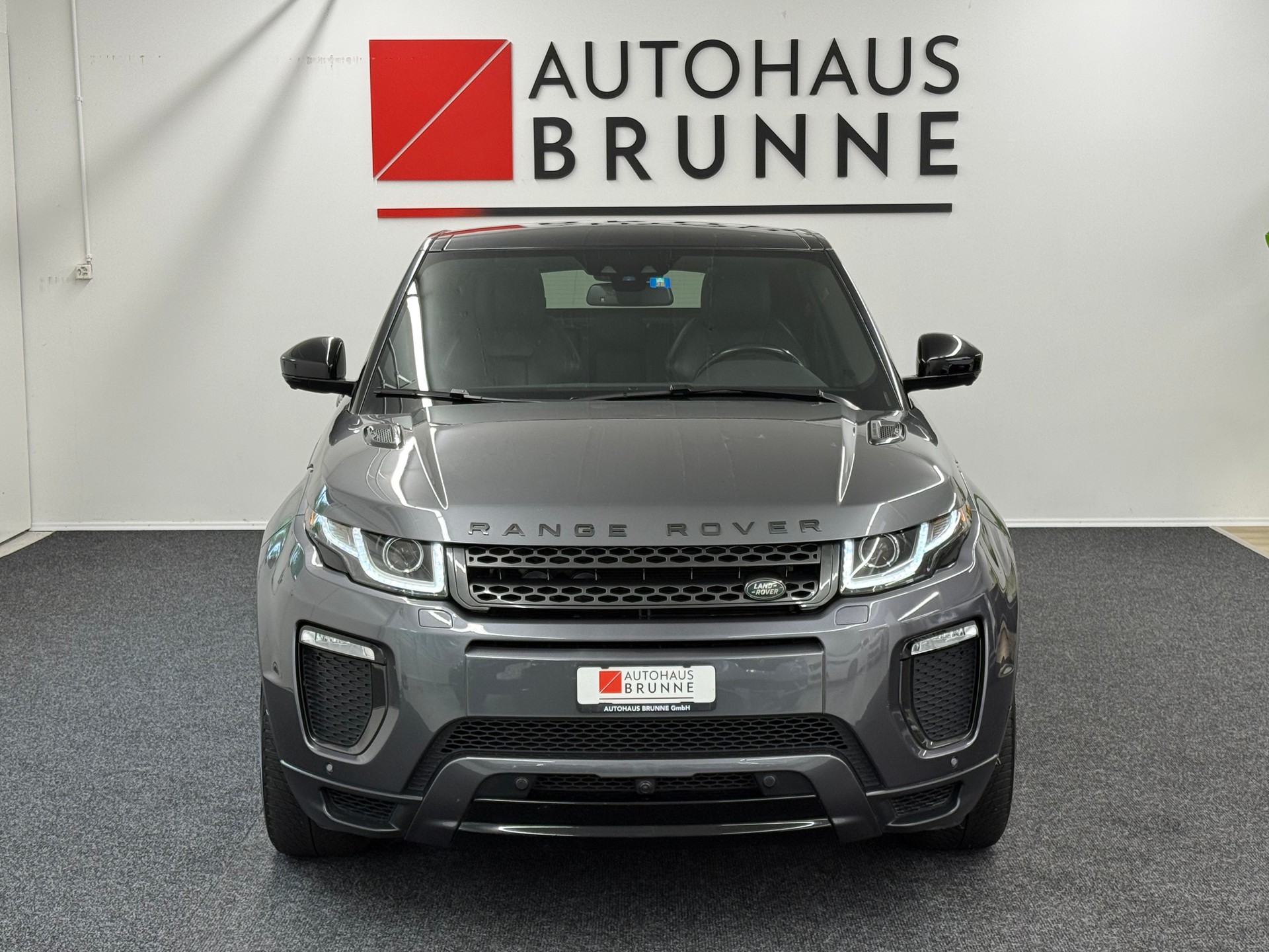 LAND ROVER Range Rover Evoque 2.0 TD4 SE Dynamic AT9-image-1