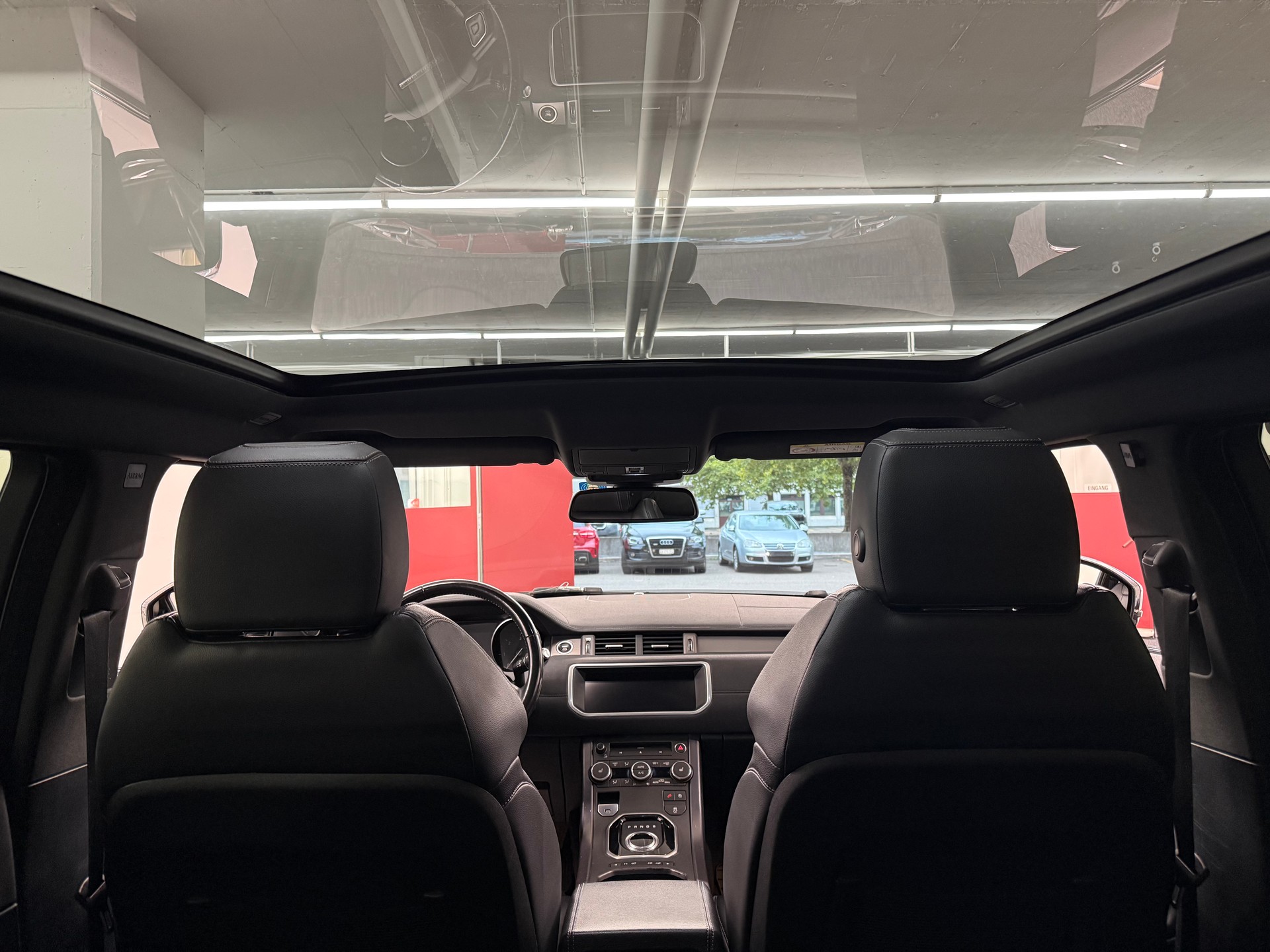 LAND ROVER Range Rover Evoque 2.0 TD4 SE Dynamic AT9-image-21