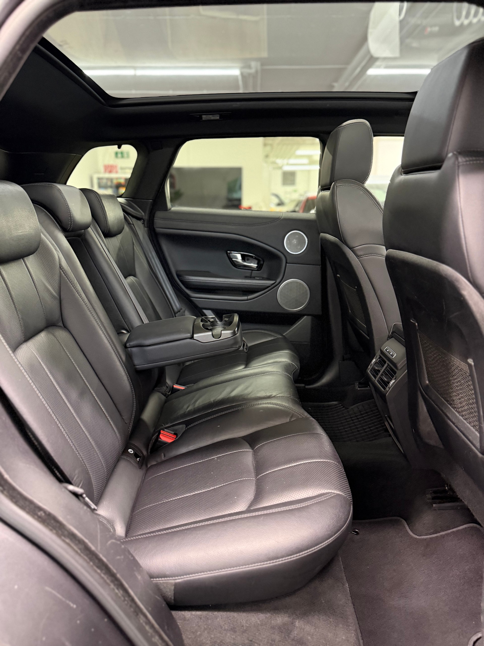 LAND ROVER Range Rover Evoque 2.0 TD4 SE Dynamic AT9-image-26