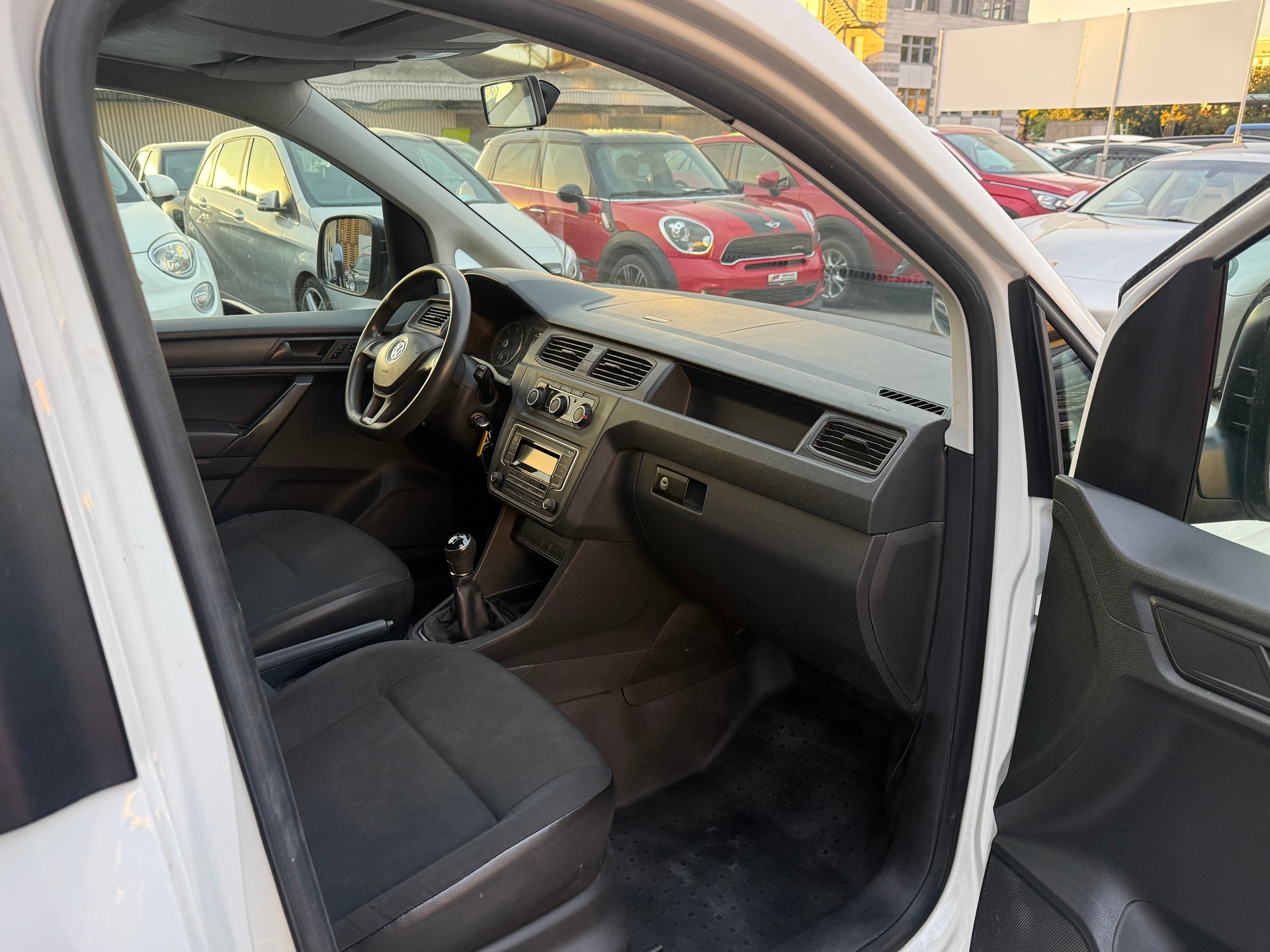 VW Caddy 2.0TDI 4Motion BlueMotion Technology / Frisch ab MFK / 1 Jahr Garantie / Klima / PDC / Tempomat / Bluetooth / 1.Hand-image-7