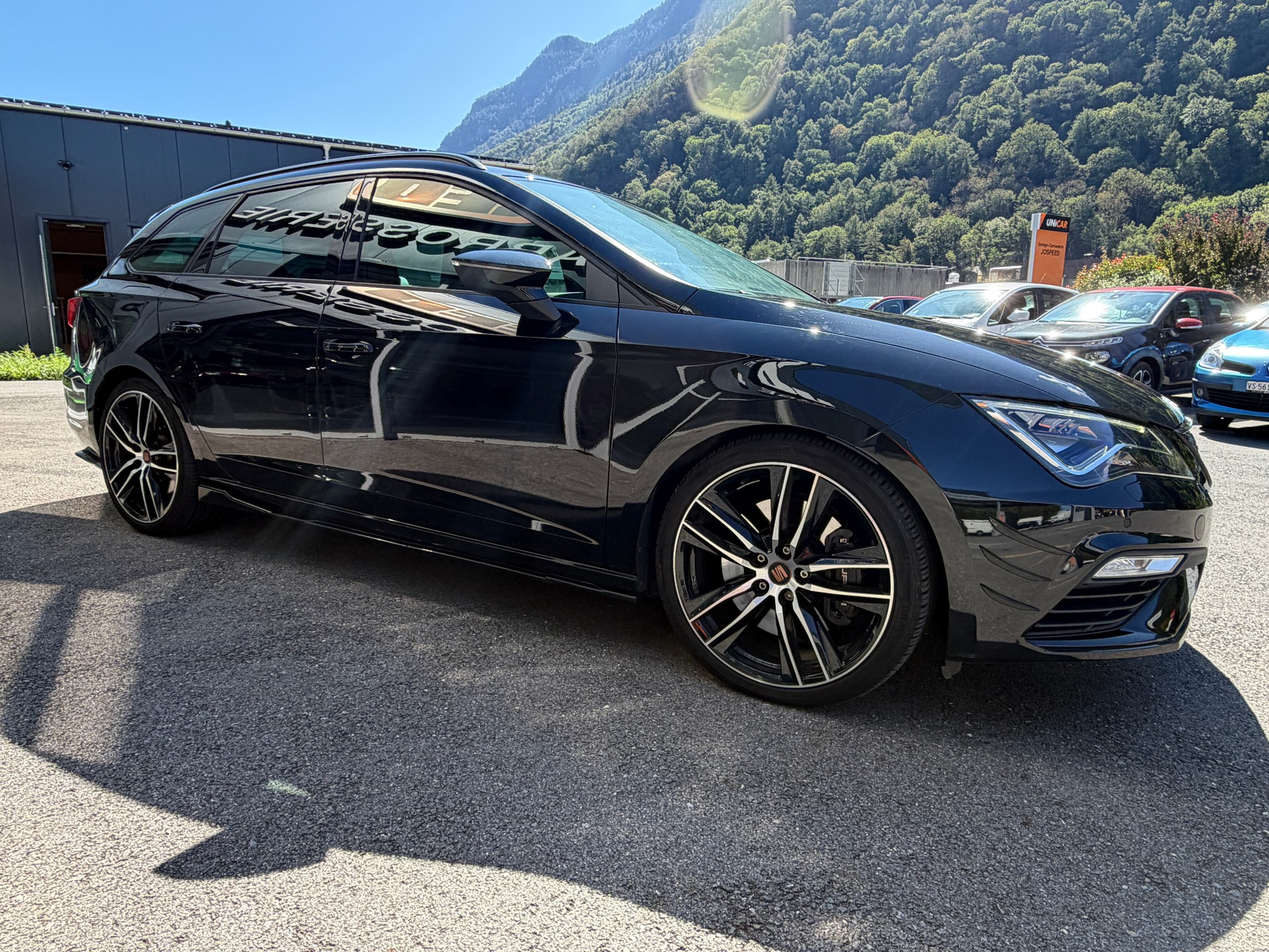 SEAT Leon 2.0 TSI Cupra 300 DSG 4Drive-image-5