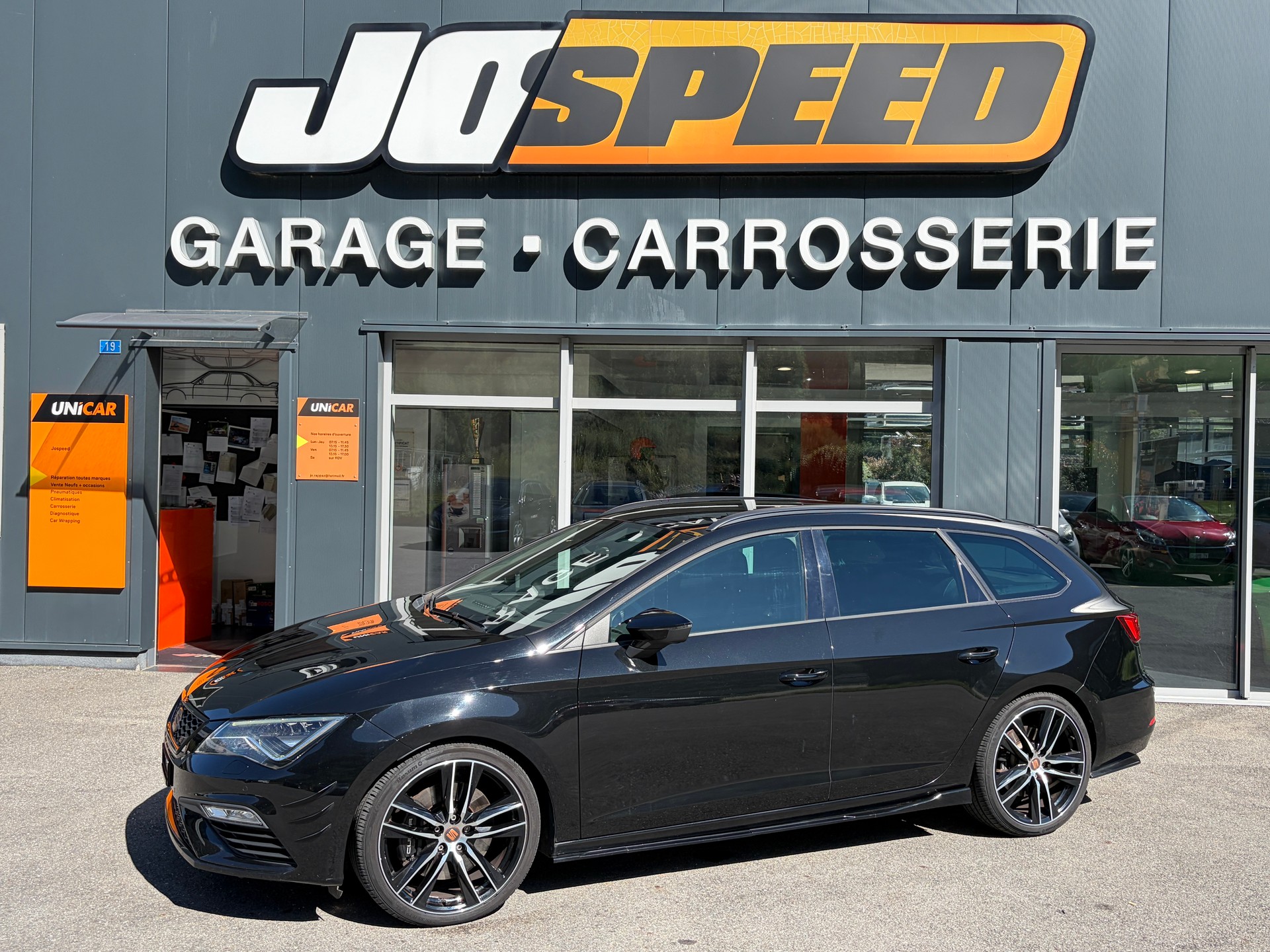 SEAT Leon 2.0 TSI Cupra 300 DSG 4Drive-image-0