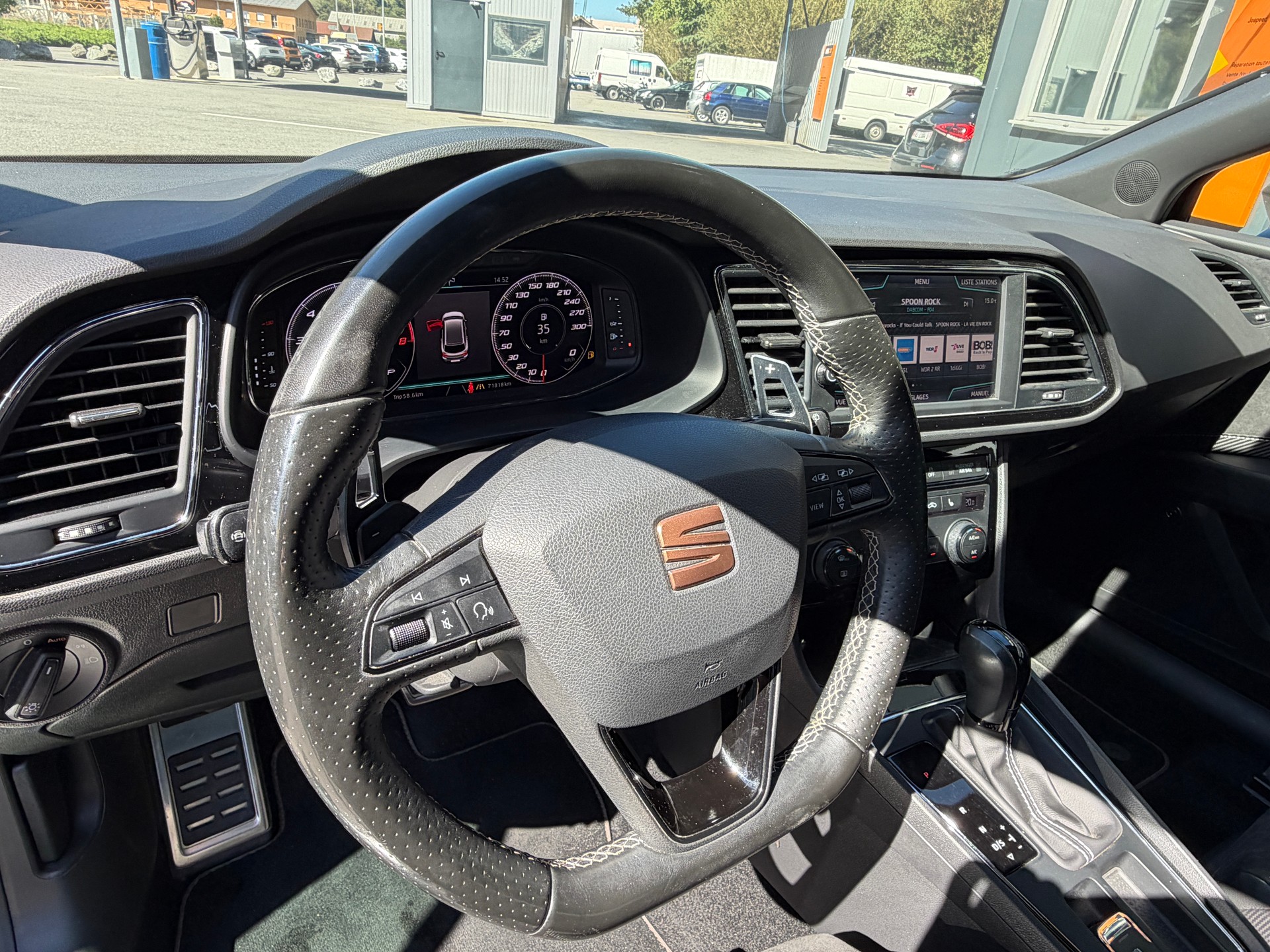 SEAT Leon 2.0 TSI Cupra 300 DSG 4Drive-image-12