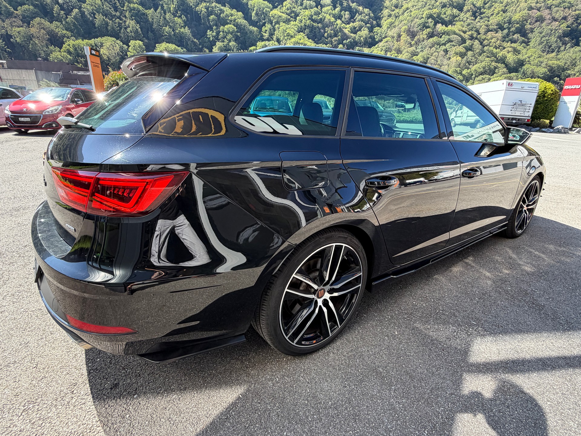 SEAT Leon 2.0 TSI Cupra 300 DSG 4Drive-image-4