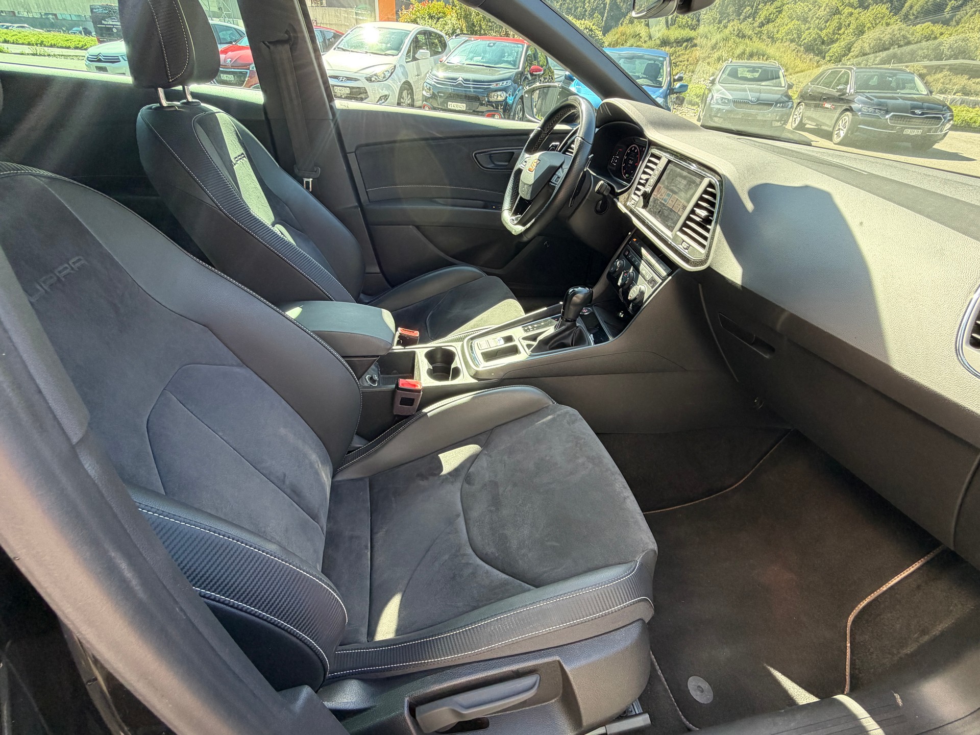 SEAT Leon 2.0 TSI Cupra 300 DSG 4Drive-image-16