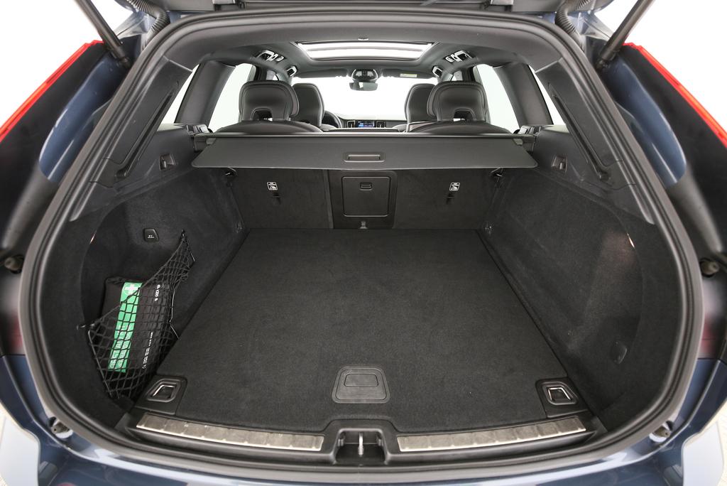 VOLVO XC60 2.0 B4 MH Plus Dark AWD-image-13