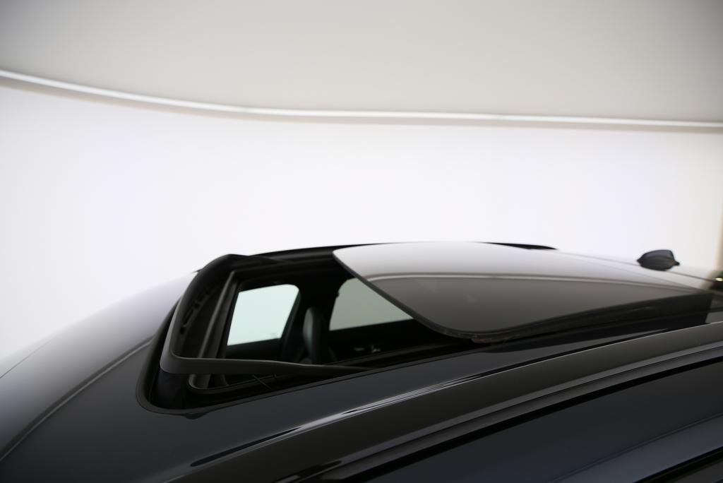 VOLVO XC60 2.0 B4 MH Plus Dark AWD-image-11
