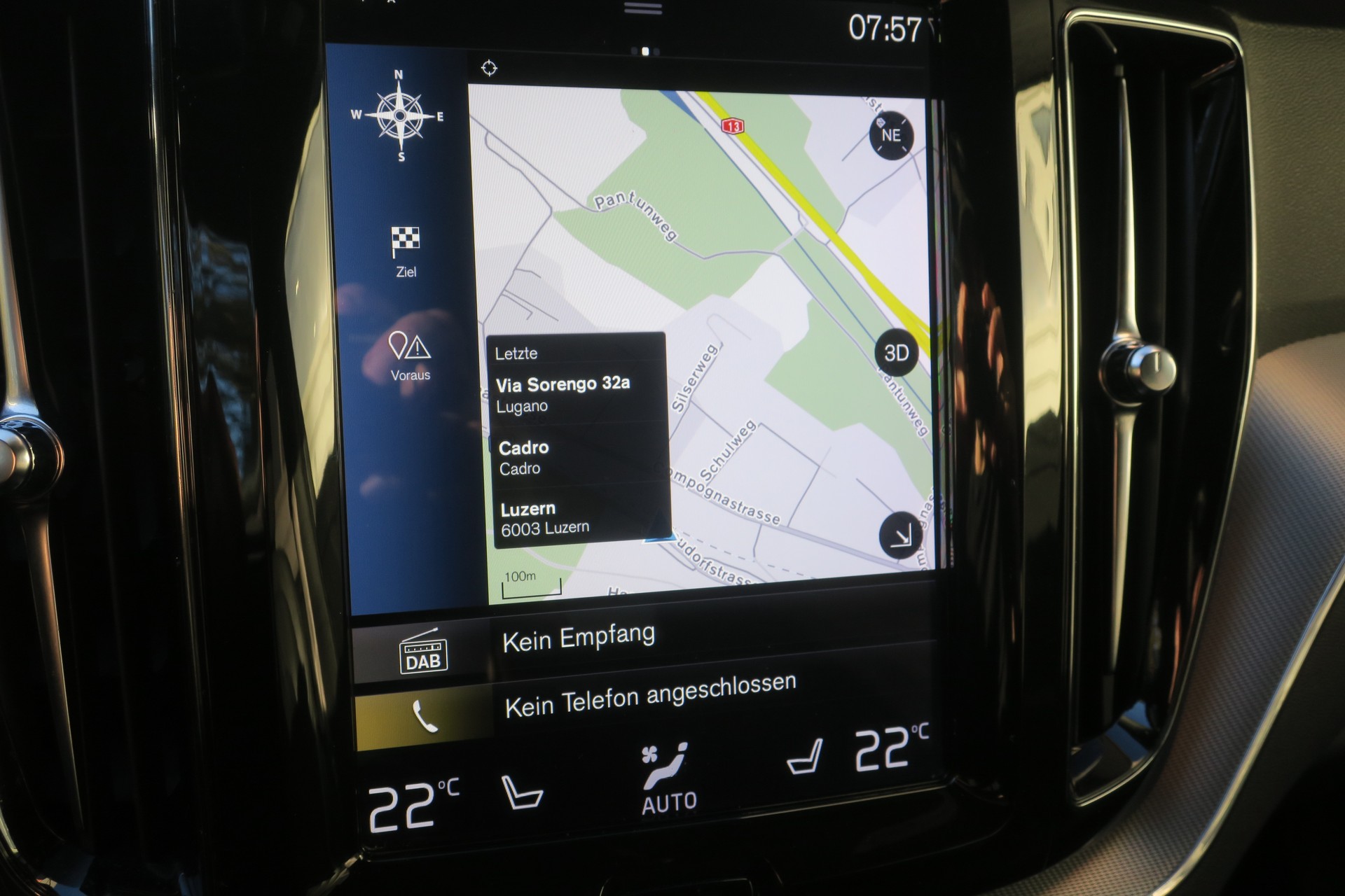 VOLVO XC60 B5 Benzin Mild Hybrid AWD R-Design Geartronic-image-11