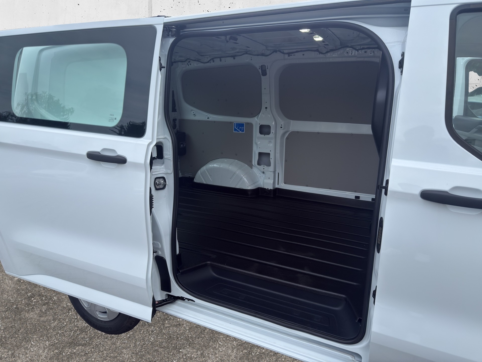 FORD Transit C Van 280 L1 2.0 EcoBlue 136 Trend-image-11