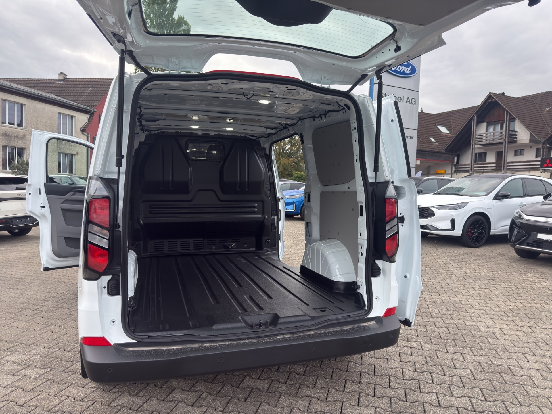 FORD Transit C Van 280 L1 2.0 EcoBlue 136 Trend-image-13
