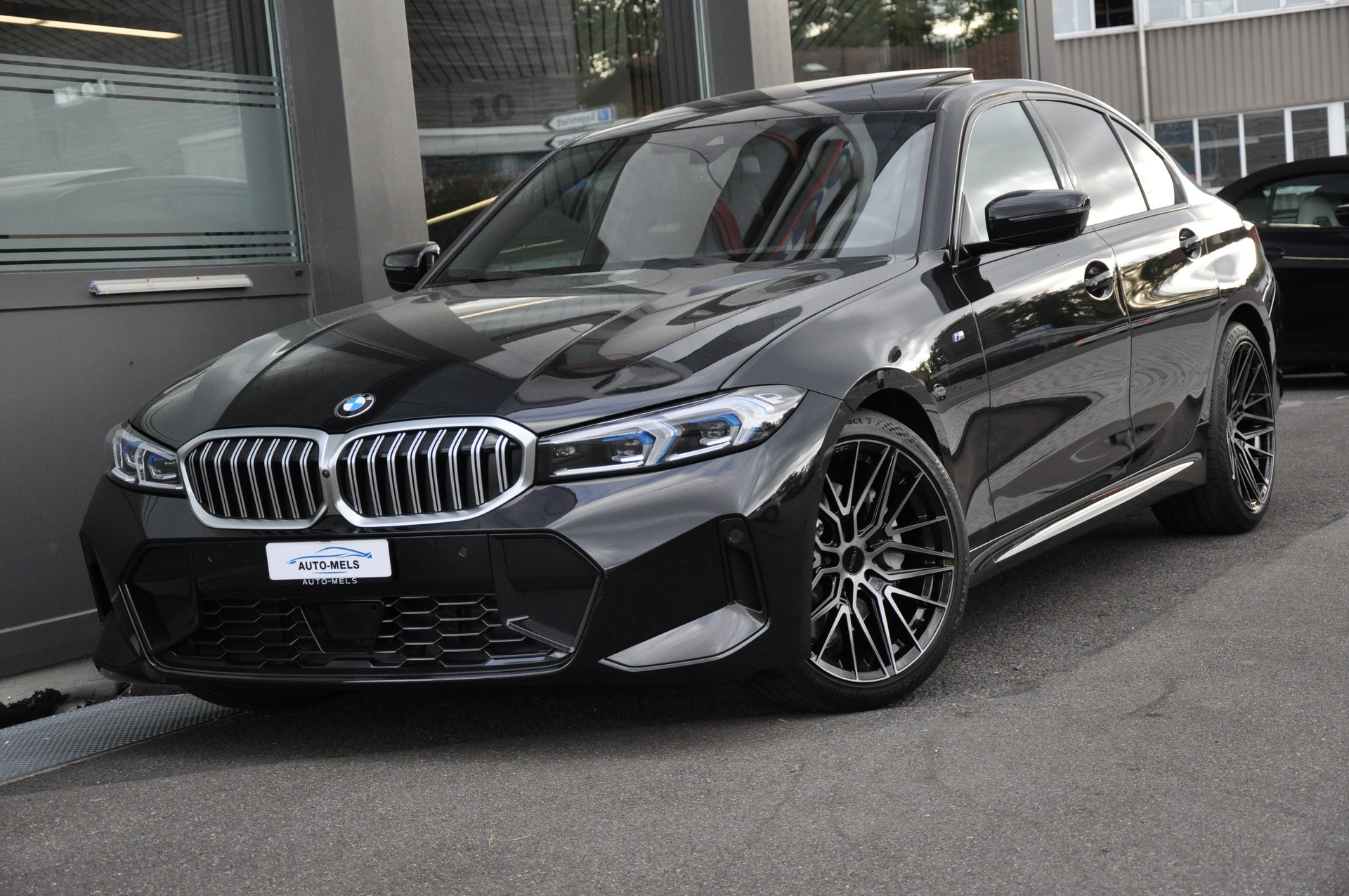BMW 330i xDrive Steptronic M Sport-image-3