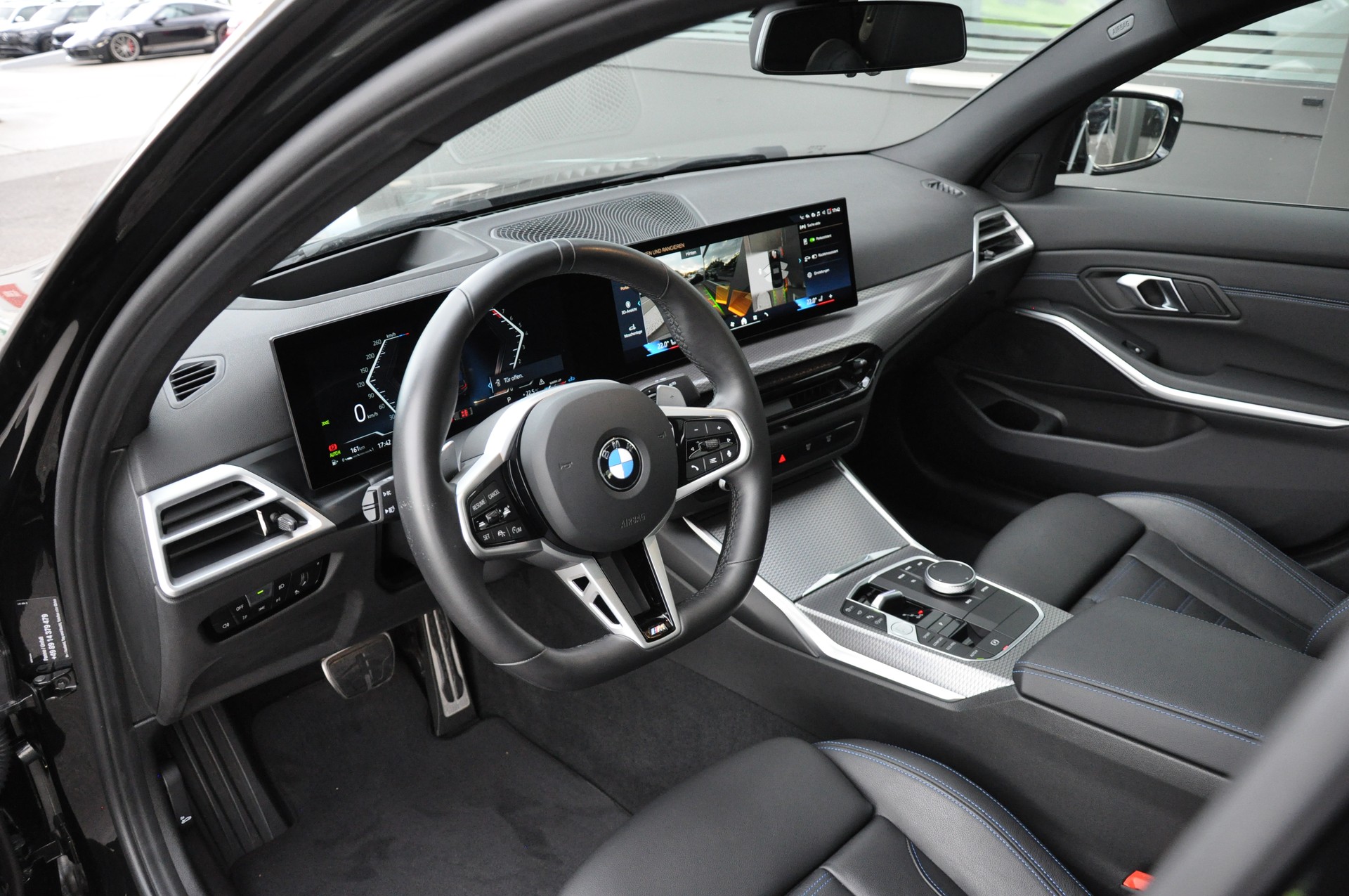 BMW 330i xDrive Steptronic M Sport-image-12