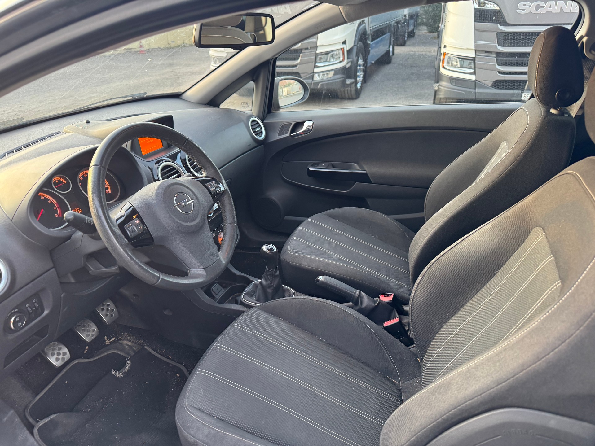 OPEL Corsa 1.2 TP Color Edition-image-6