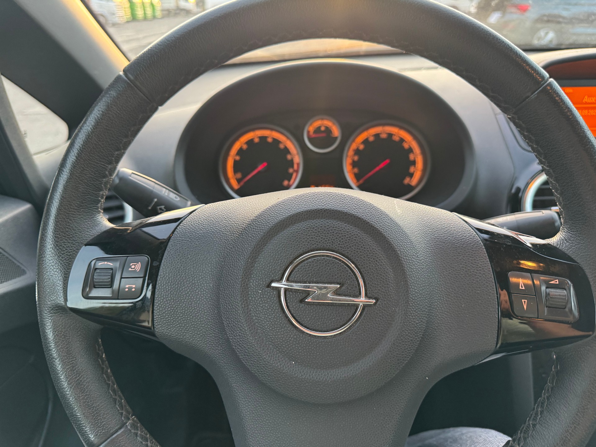 OPEL Corsa 1.2 TP Color Edition-image-10