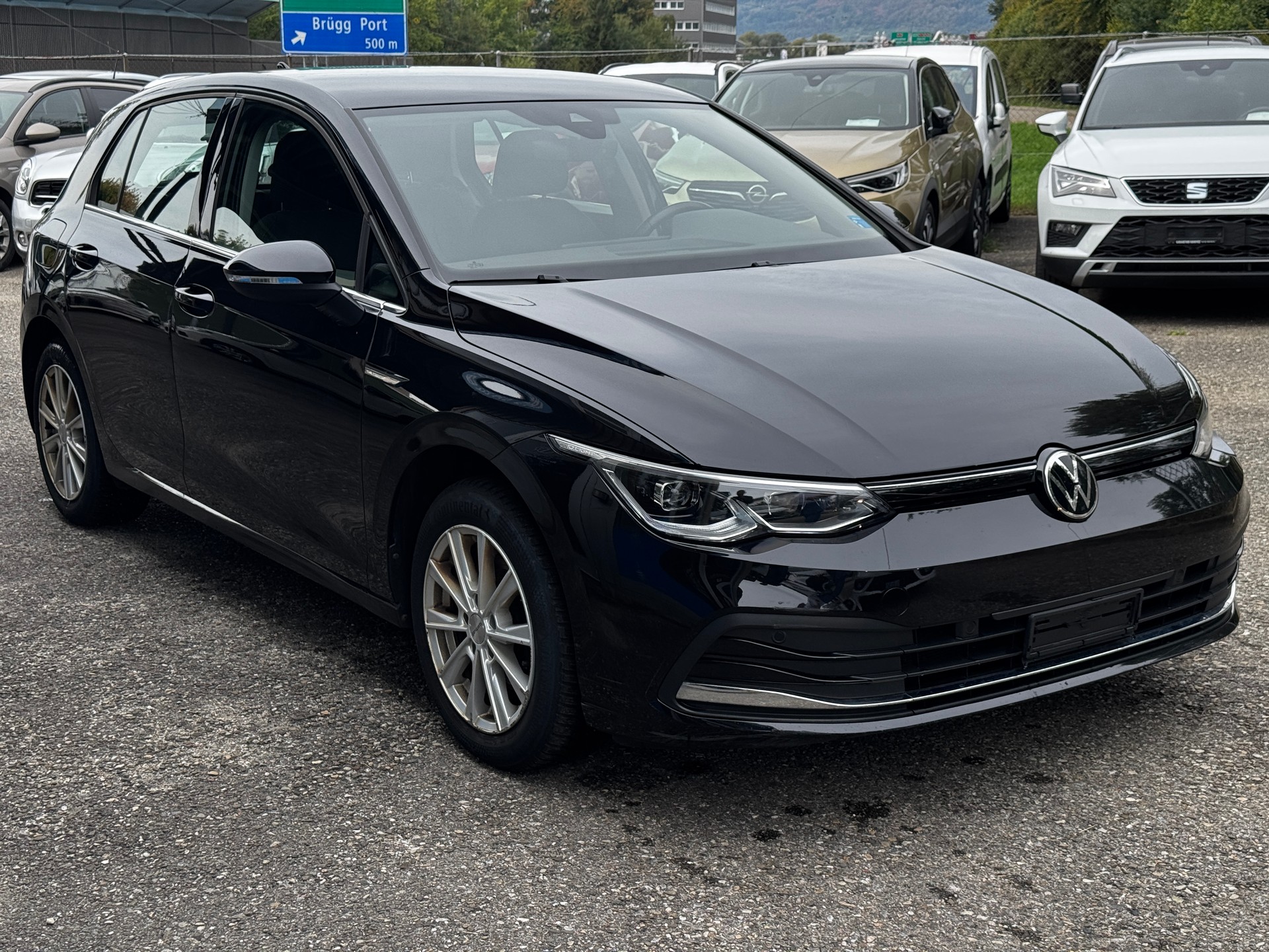 VW Golf 1.5 TSI ACT First Edition-image-4