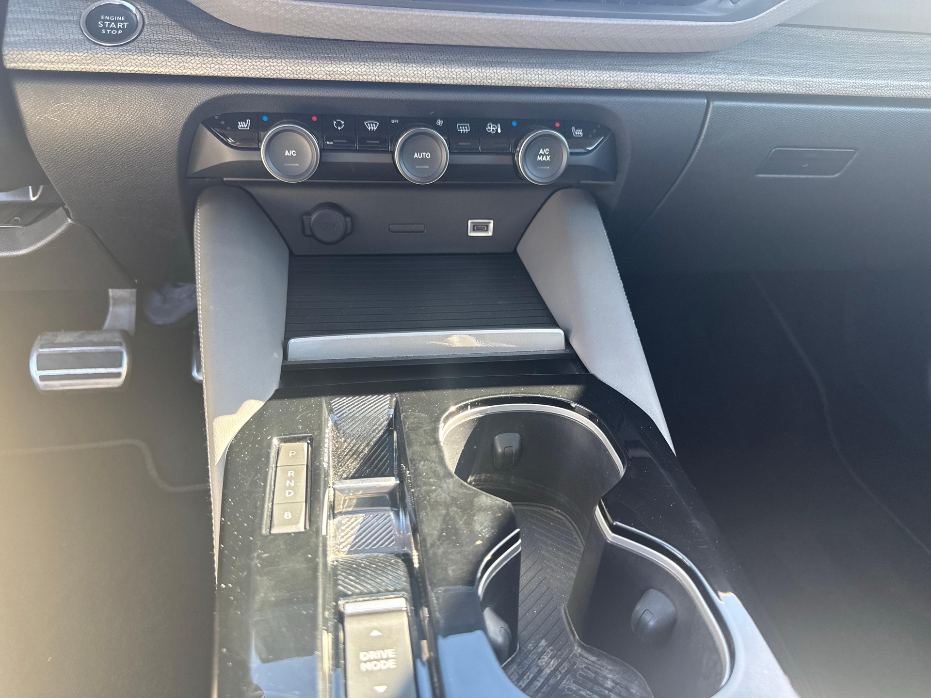 CITROEN C5 X 1.6 Plug-in Hybrid Shine Pack-image-17