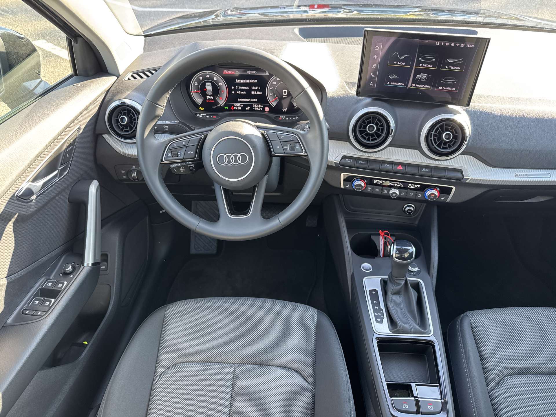 AUDI Q2 35 TFSi S-Line S-Tronic Automat-image-4
