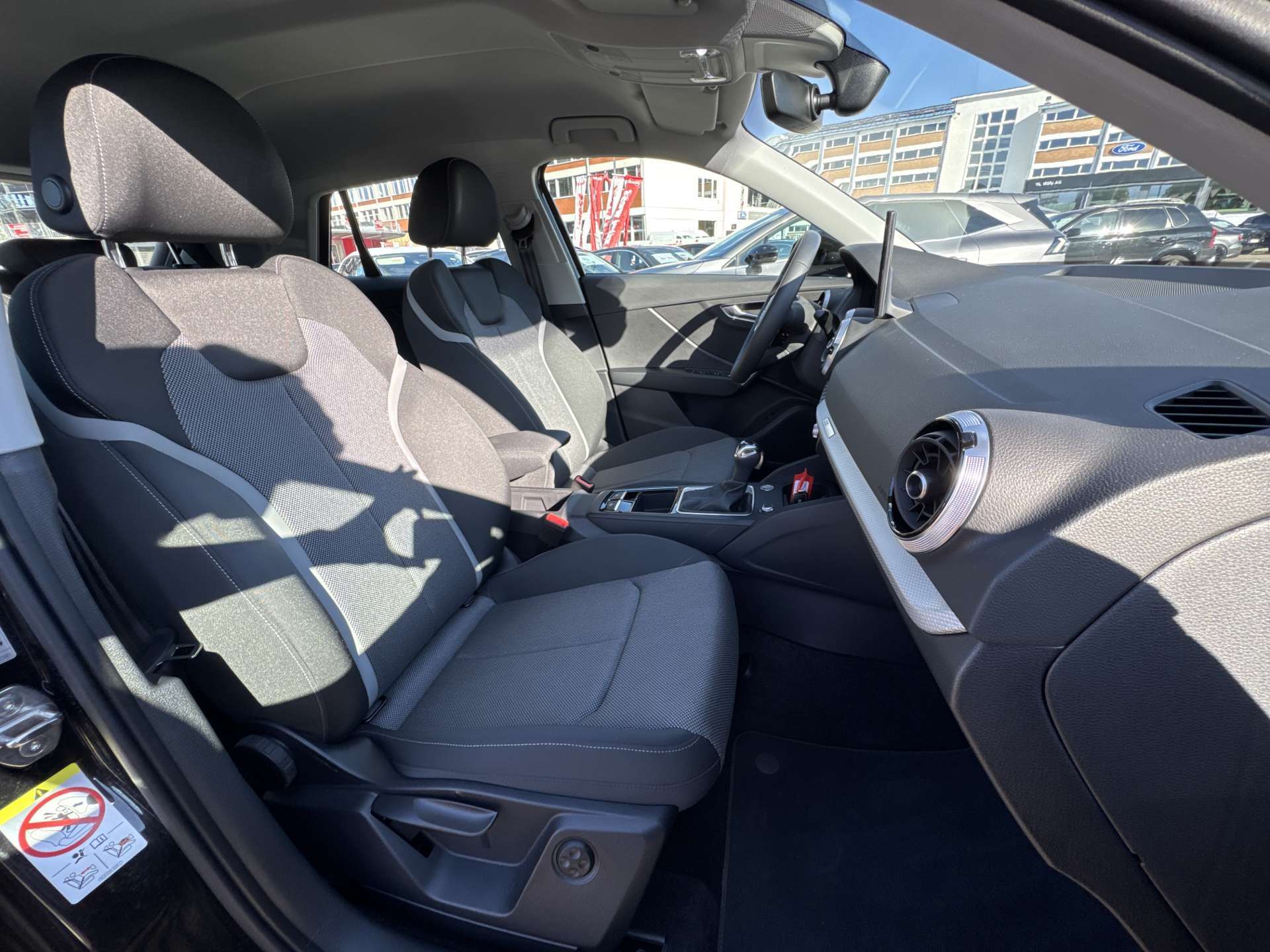 AUDI Q2 35 TFSi S-Line S-Tronic Automat-image-12